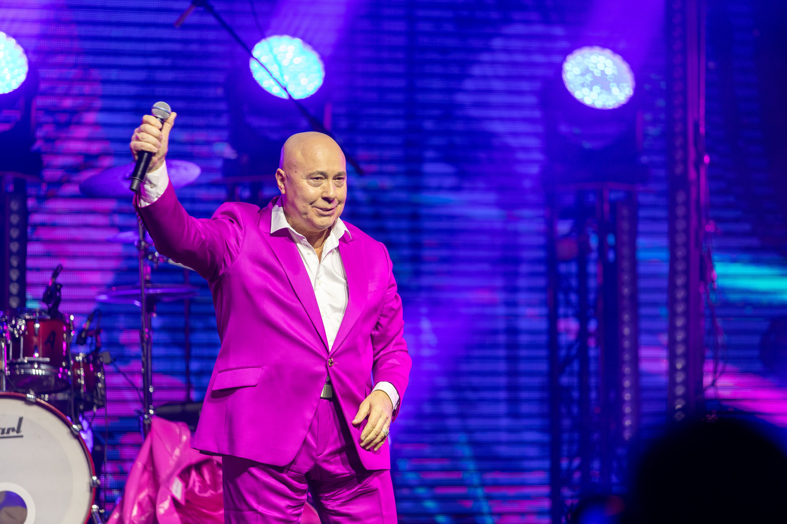 Концерт Насти Кравченко. Профессиональный интерьерный и репортажный фотограф Минск и РБ. Максим Орлов