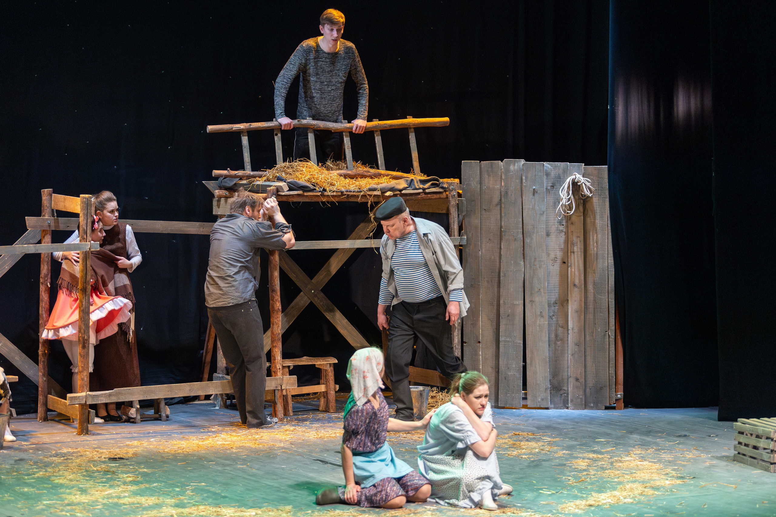 Театр белорусской армии «Очень простая история». Профессиональный интерьерный и репортажный фотограф Минск и РБ. Максим Орлов