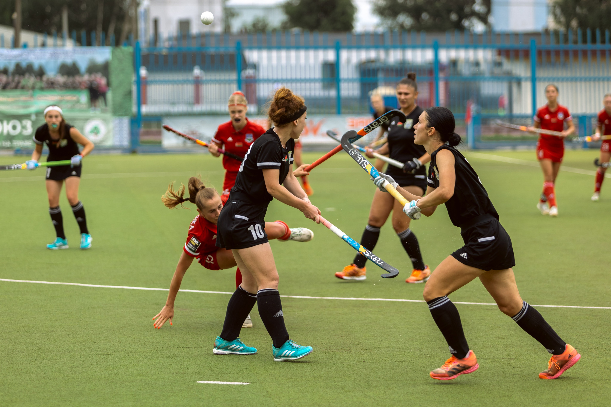 Хоккей на траве. Девушки. Минск — Виктория. 16.06.2024. Профессиональный интерьерный и репортажный фотограф Минск и РБ. Максим Орлов