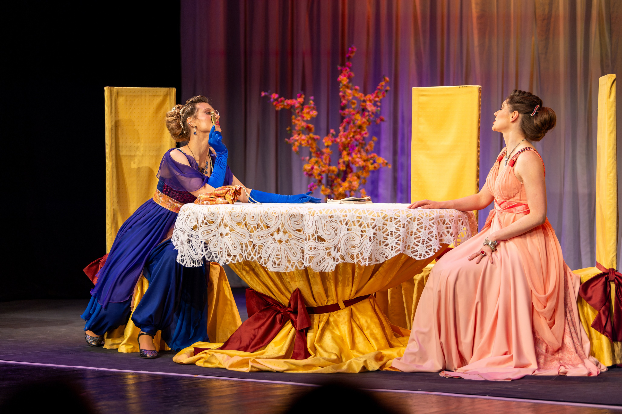 Новый театр «Как важно быть серьезным». Профессиональный интерьерный и репортажный фотограф Минск и РБ. Максим Орлов