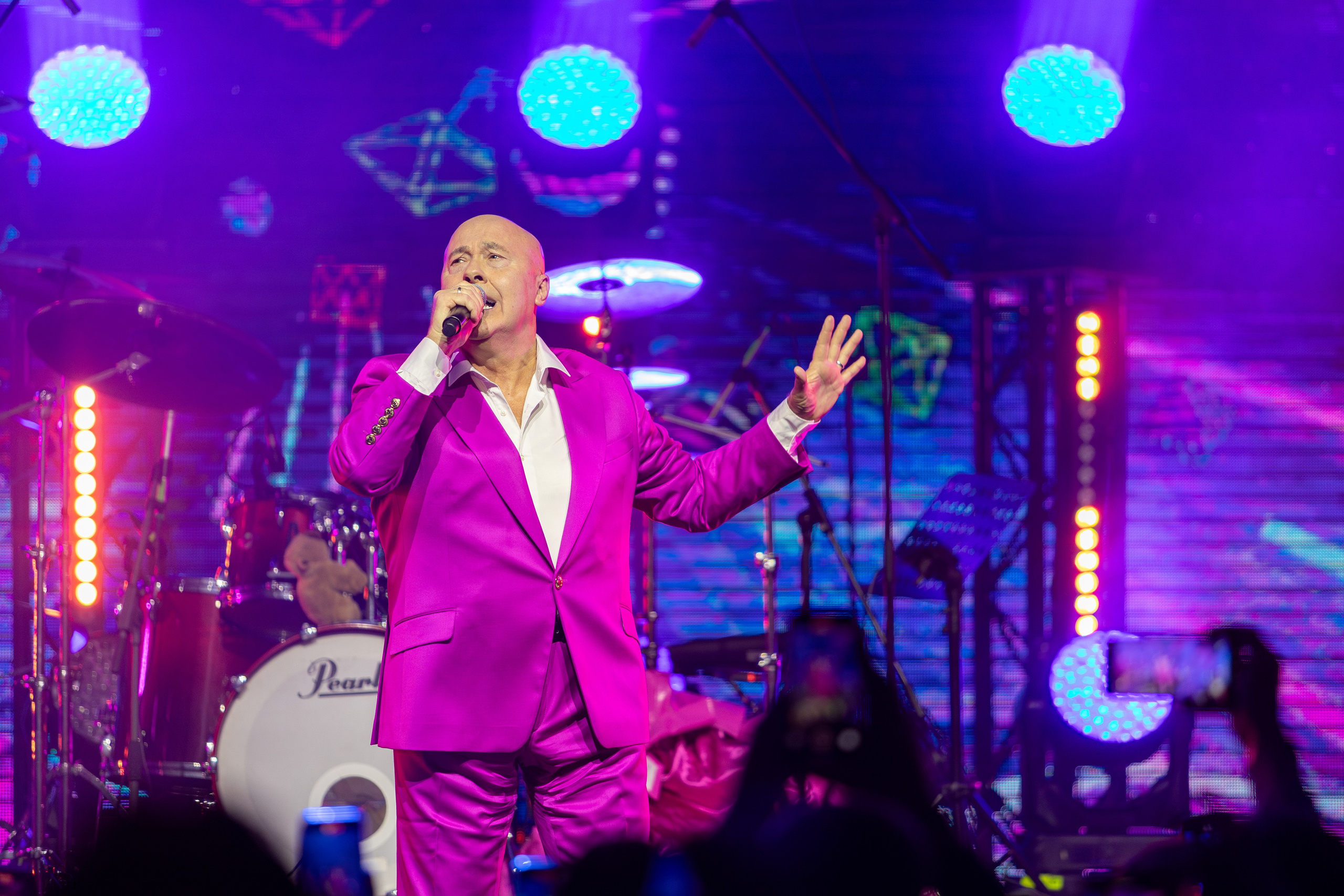 Концерт Насти Кравченко. Профессиональный интерьерный и репортажный фотограф Минск и РБ. Максим Орлов