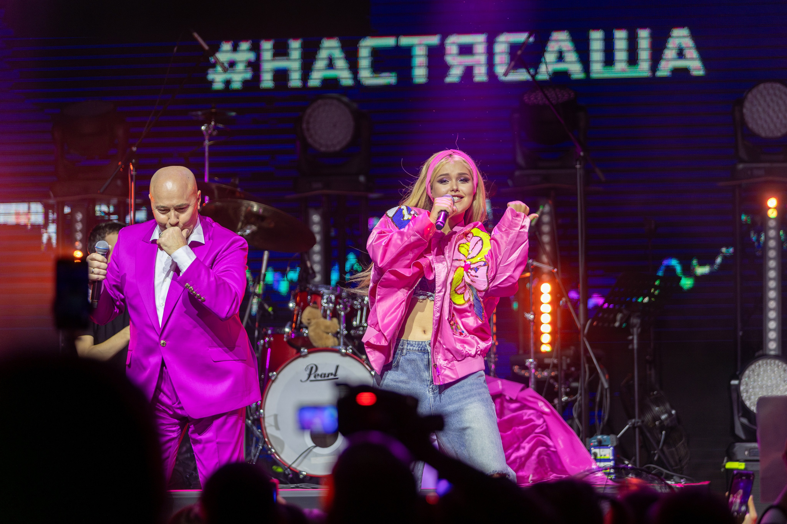 Концерт Насти Кравченко. Профессиональный интерьерный и репортажный фотограф Минск и РБ. Максим Орлов