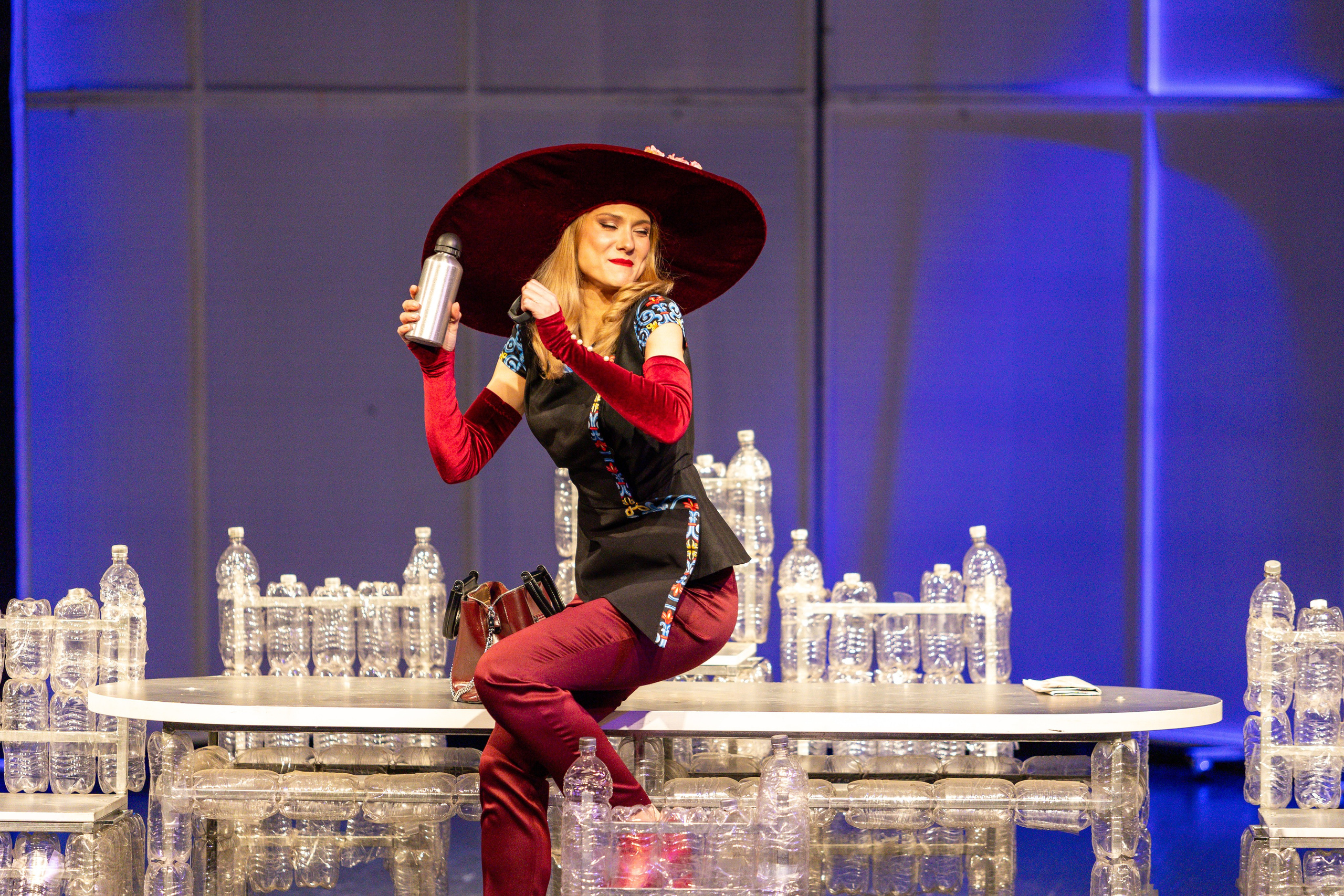 Новый театр «Нобелевская неделя». Профессиональный интерьерный и репортажный фотограф Минск и РБ. Максим Орлов