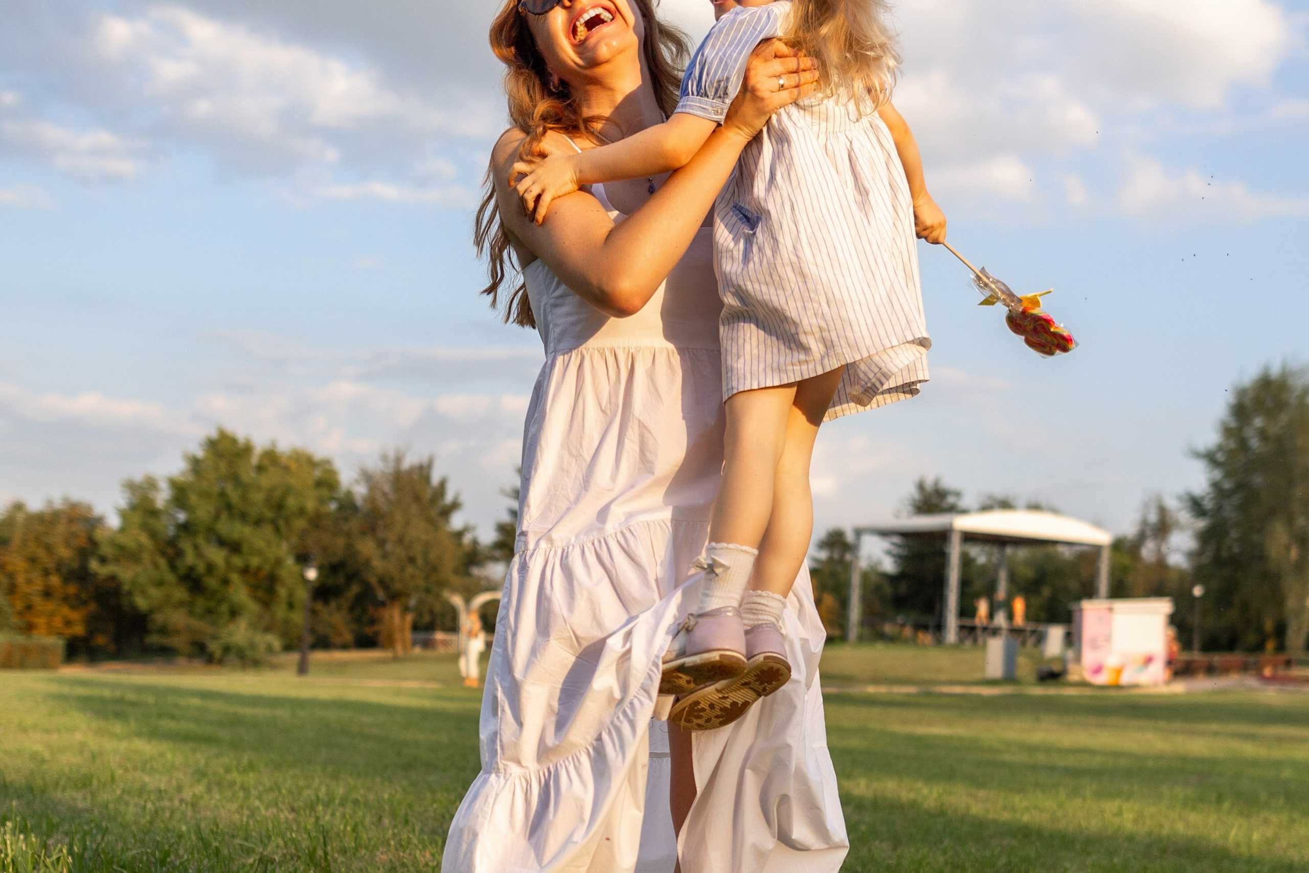 Стеша с мамой. Профессиональный интерьерный и репортажный фотограф Минск и РБ. Максим Орлов