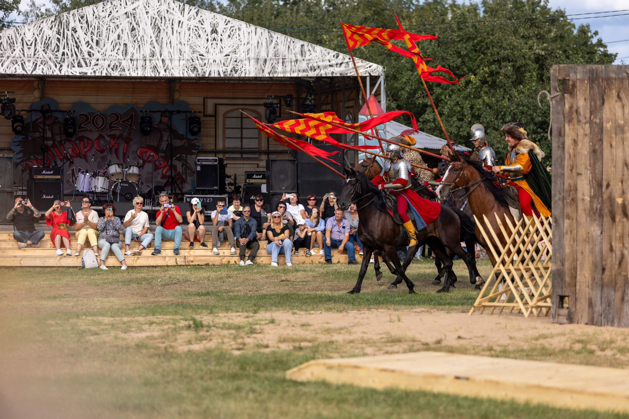 Рыцарский фест. Мстиславль. Профессиональный интерьерный и репортажный фотограф Минск и РБ. Максим Орлов