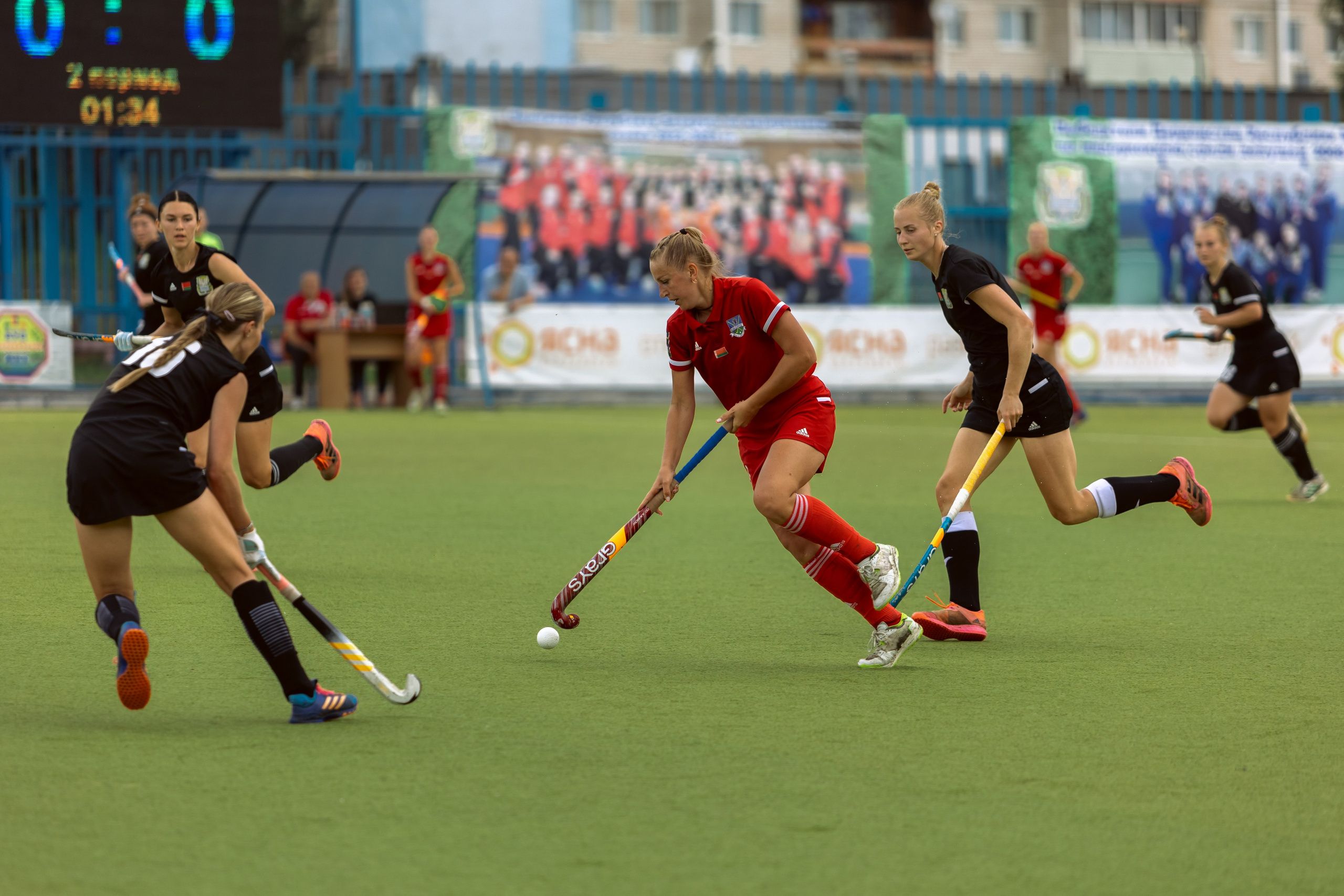 Хоккей на траве. Девушки. Минск — Виктория. 16.06.2024. Профессиональный интерьерный и репортажный фотограф Минск и РБ. Максим Орлов