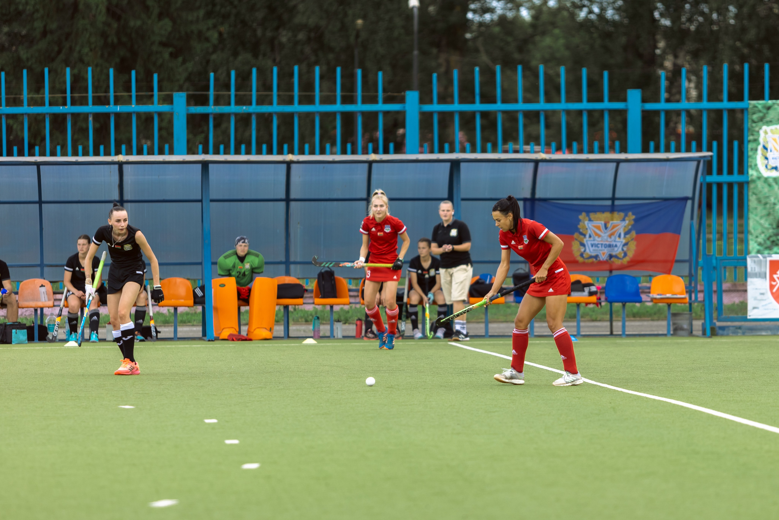 Хоккей на траве. Девушки. Минск — Виктория. 16.06.2024. Профессиональный интерьерный и репортажный фотограф Минск и РБ. Максим Орлов