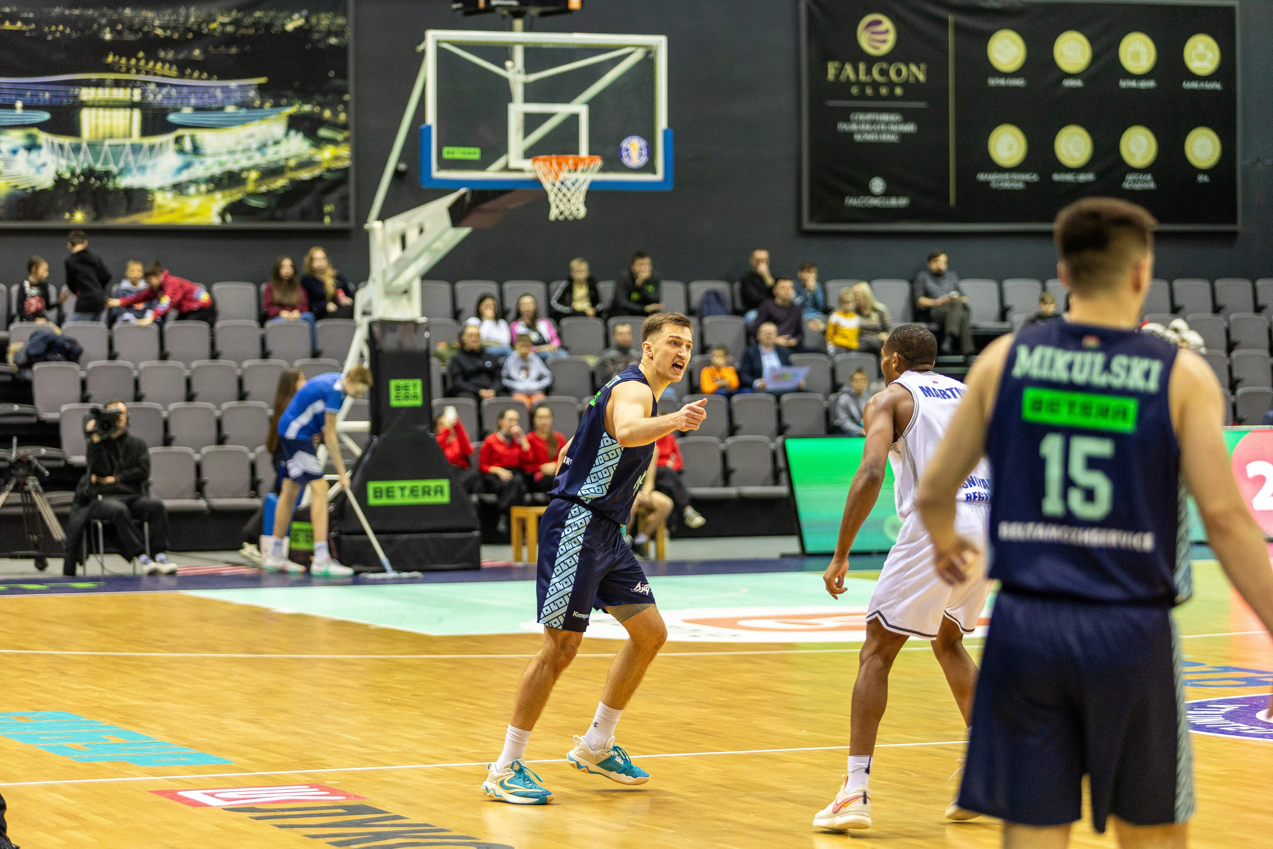 Баскетбол. Лучшие кадры. Минск — Енисей. 11.12.2023. Профессиональный интерьерный и репортажный фотограф Минск и РБ. Максим Орлов