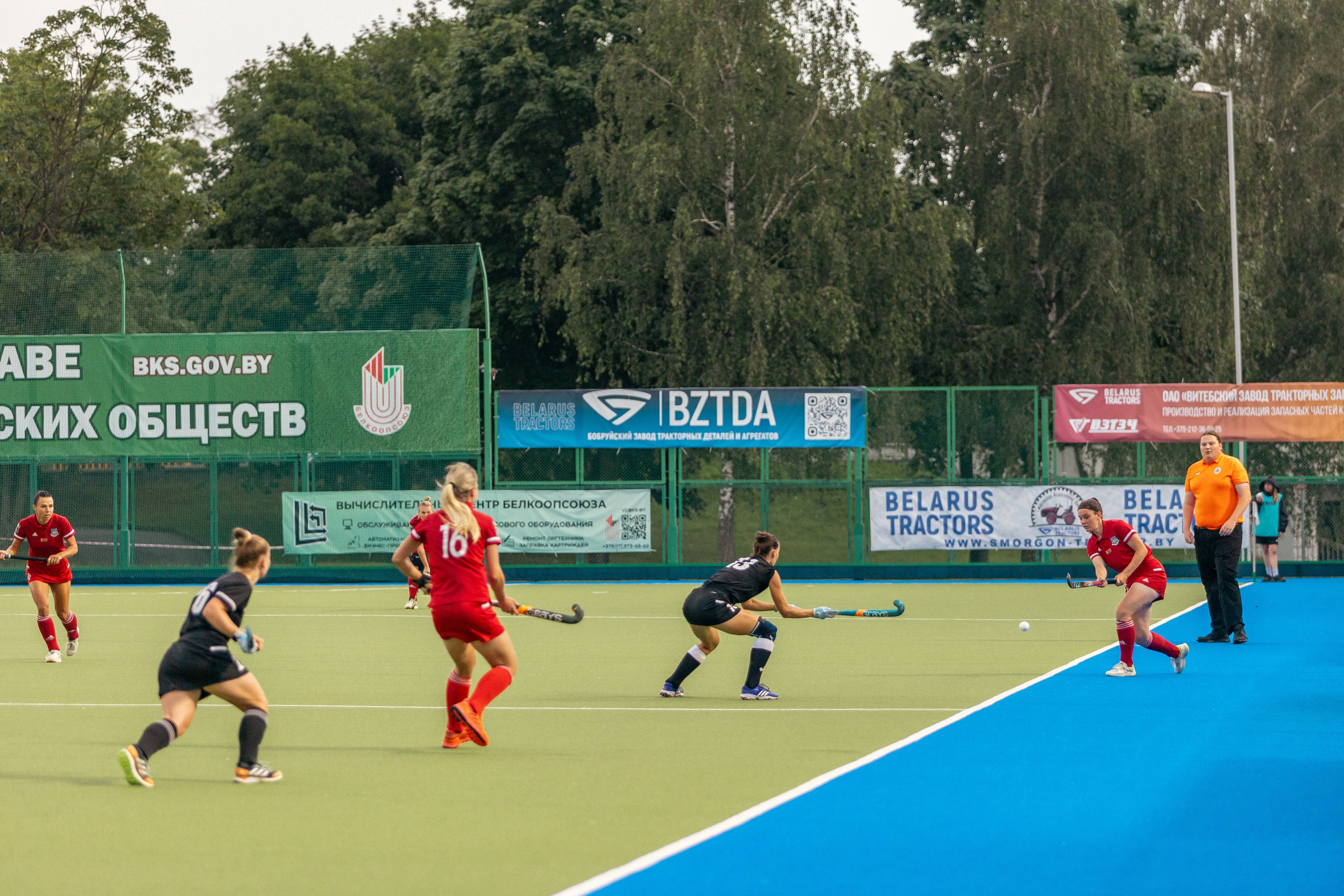 Хоккей на траве. Девушки. ХК Минск — ХК Виктория (Смолевичи) 10.06.2024. Профессиональный интерьерный и репортажный фотограф Минск и РБ. Максим Орлов