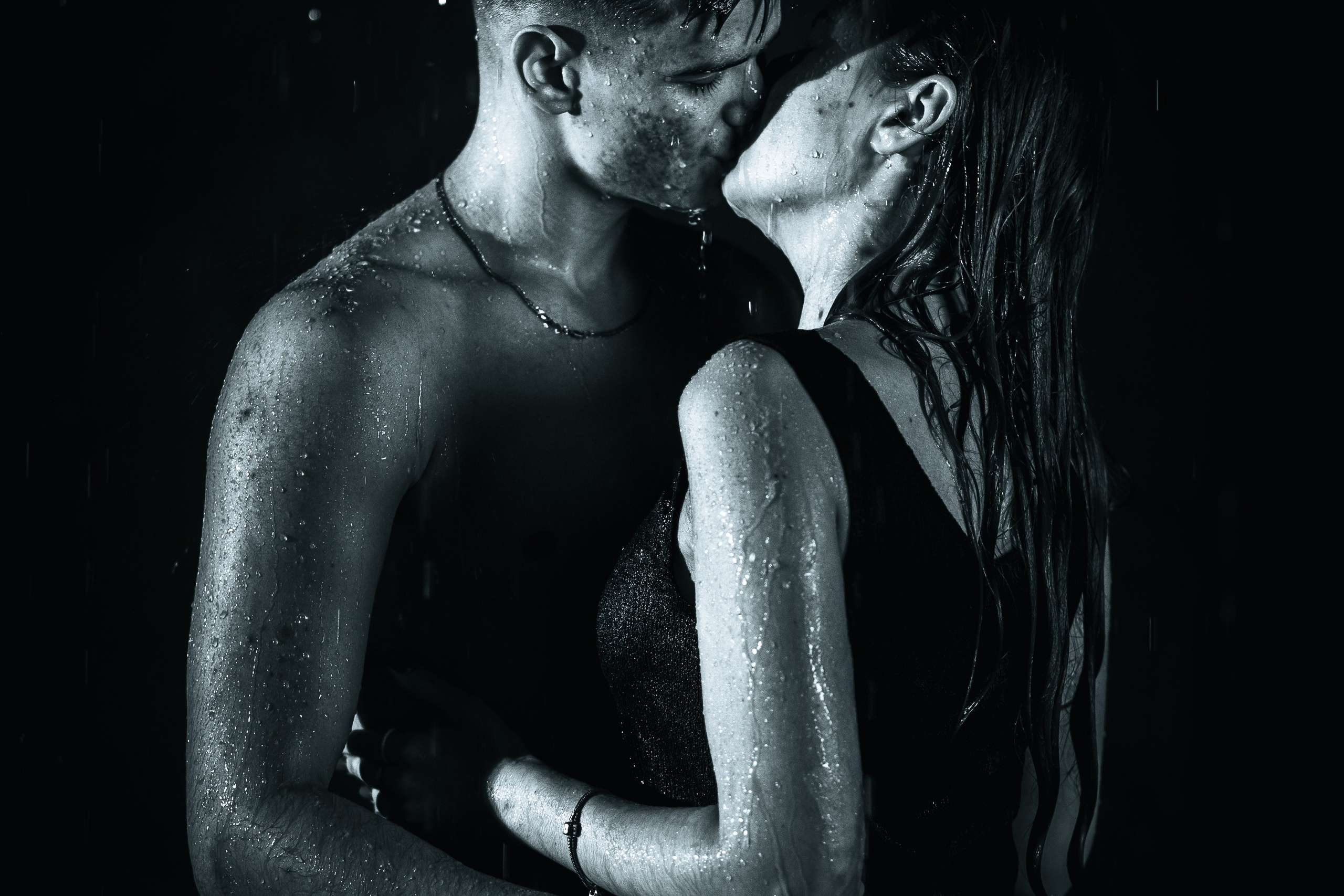 Лав стори в душе двух влюбленных. Профессиональный интерьерный и репортажный фотограф Минск и РБ. Максим Орлов