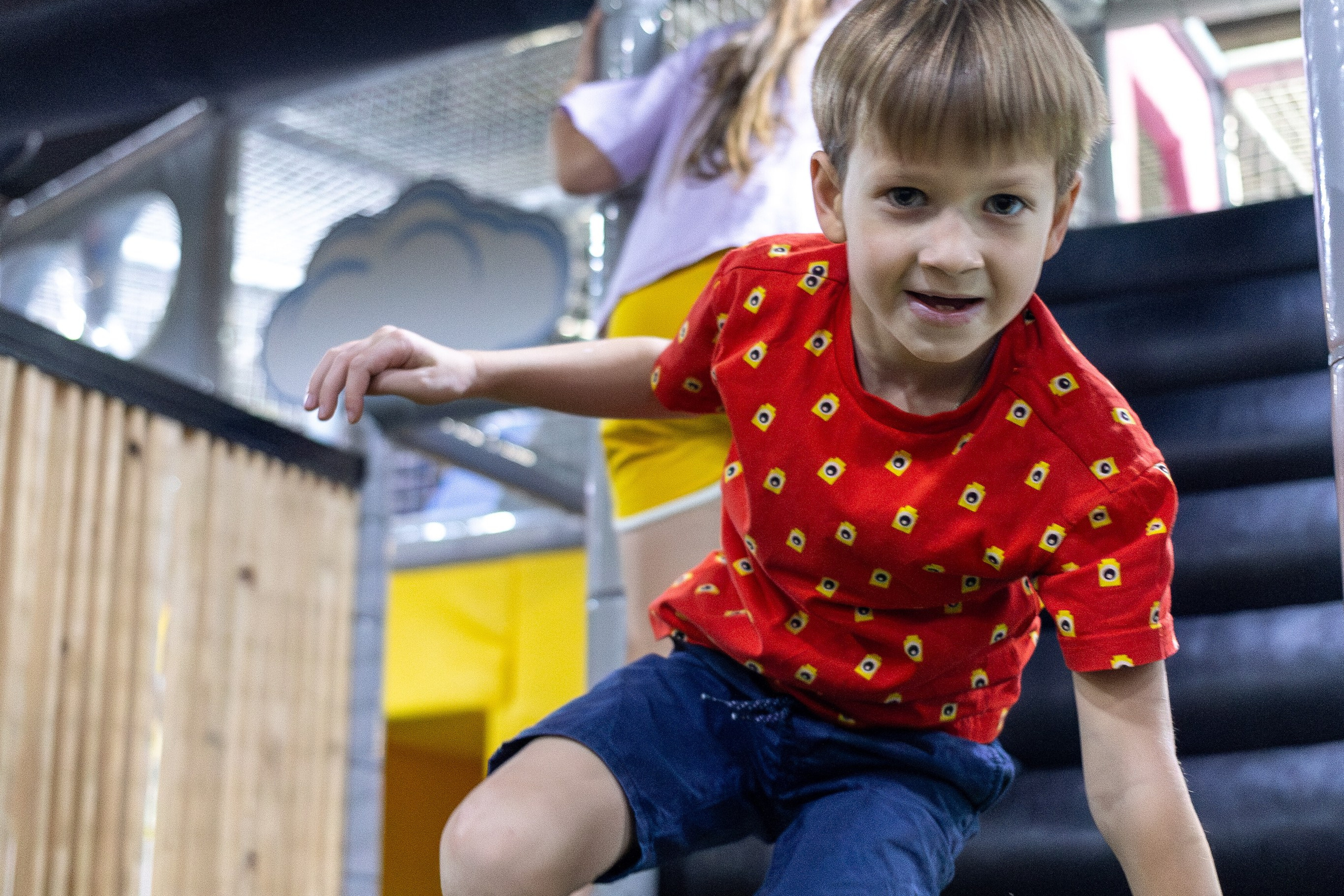 ДР Влада (батутная арена). Профессиональный интерьерный и репортажный фотограф Минск и РБ. Максим Орлов