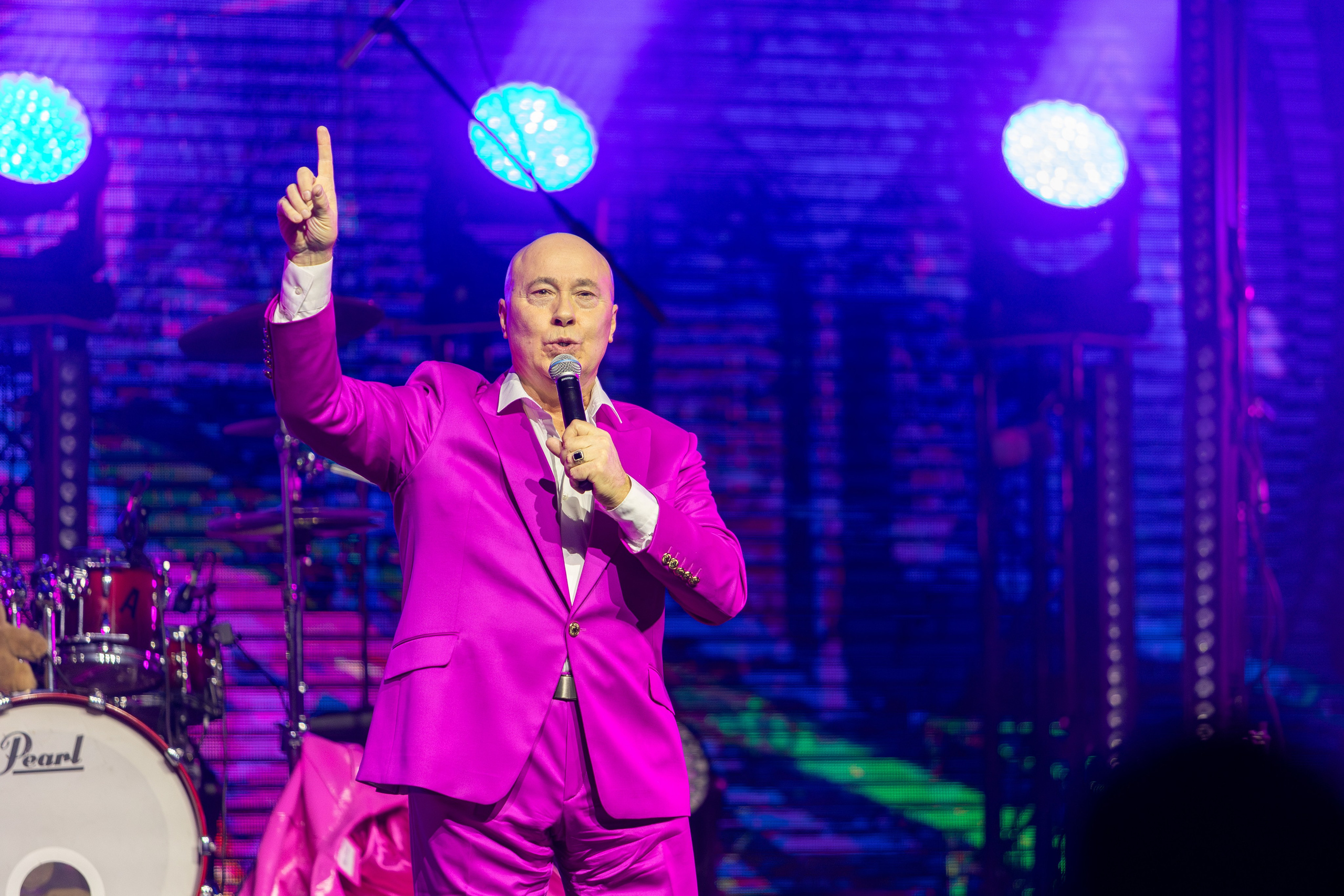 Концерт Насти Кравченко. Профессиональный интерьерный и репортажный фотограф Минск и РБ. Максим Орлов