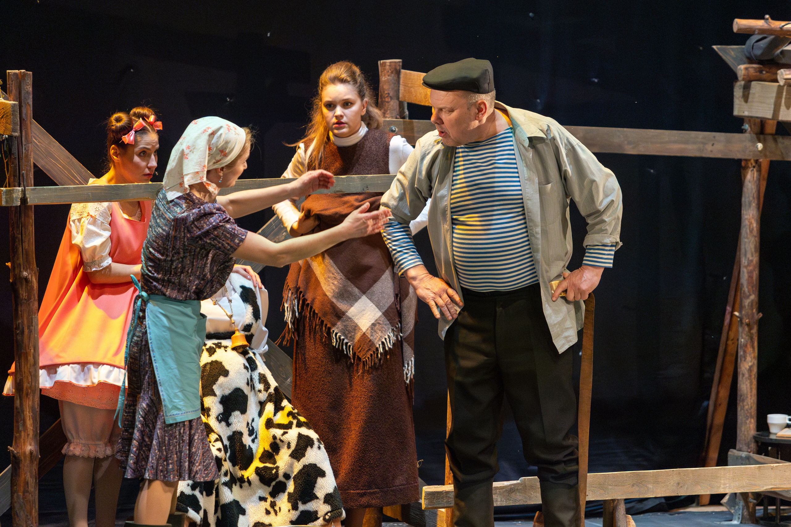 Театр белорусской армии «Очень простая история». Профессиональный интерьерный и репортажный фотограф Минск и РБ. Максим Орлов