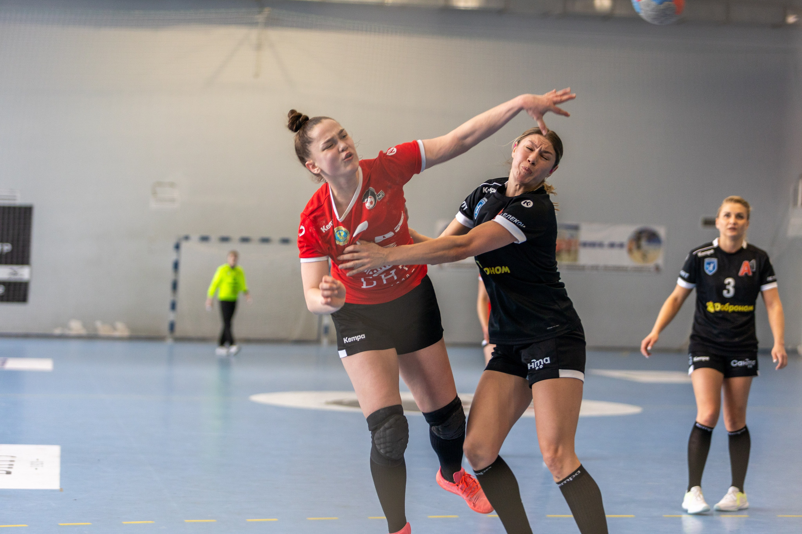 Гандбол. БНТУ — Березина. Профессиональный интерьерный и репортажный фотограф Минск и РБ. Максим Орлов