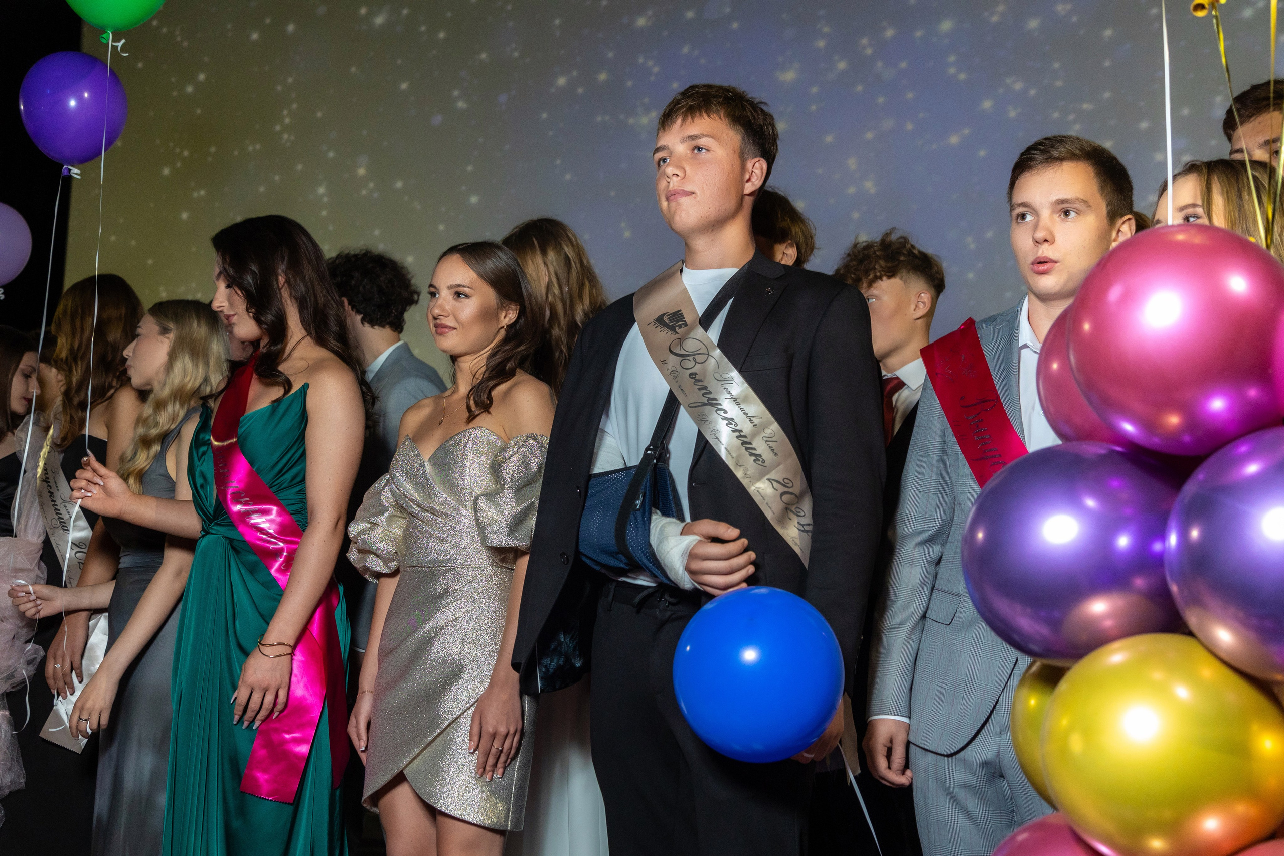 Вручение дипломов. 47 школа. Профессиональный интерьерный и репортажный фотограф Минск и РБ. Максим Орлов