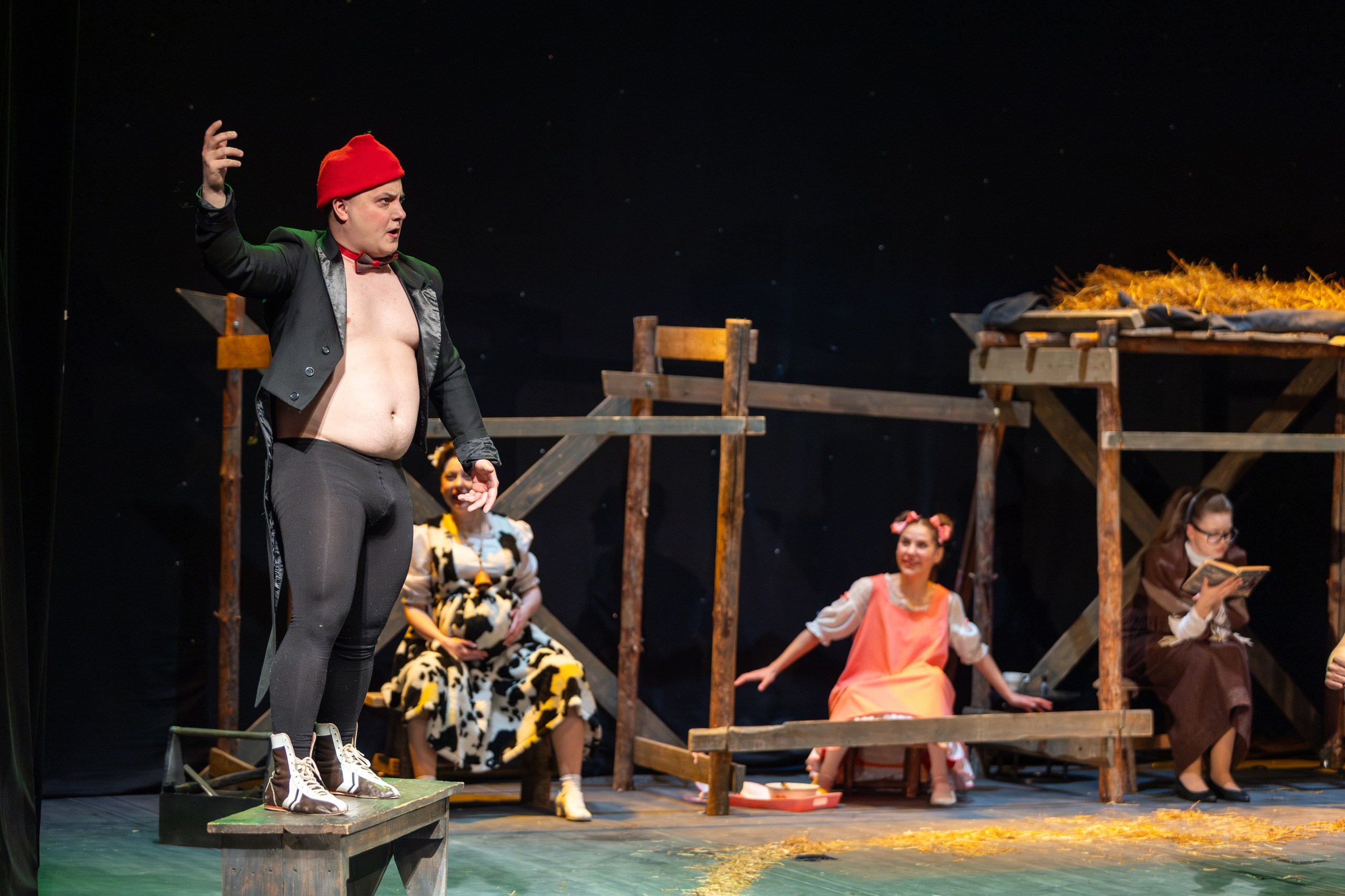 Театр белорусской армии «Очень простая история». Профессиональный интерьерный и репортажный фотограф Минск и РБ. Максим Орлов