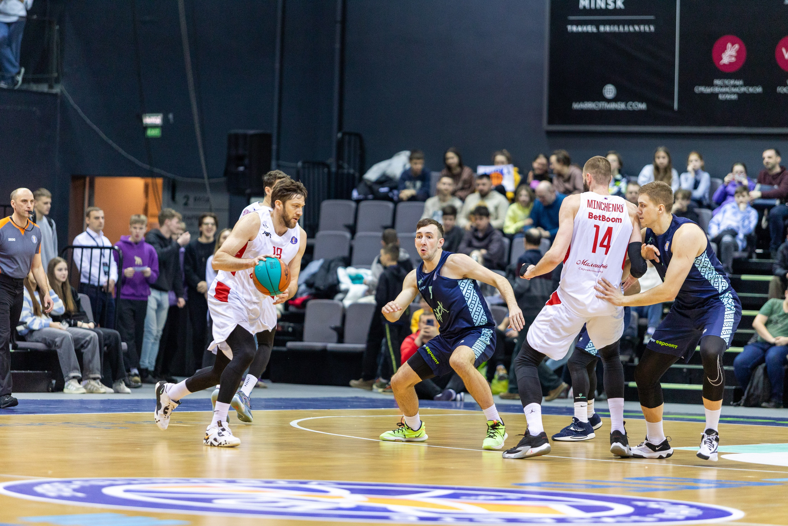 Баскетбол. Минск — MBA. 09.03.2024. Профессиональный интерьерный и репортажный фотограф Минск и РБ. Максим Орлов