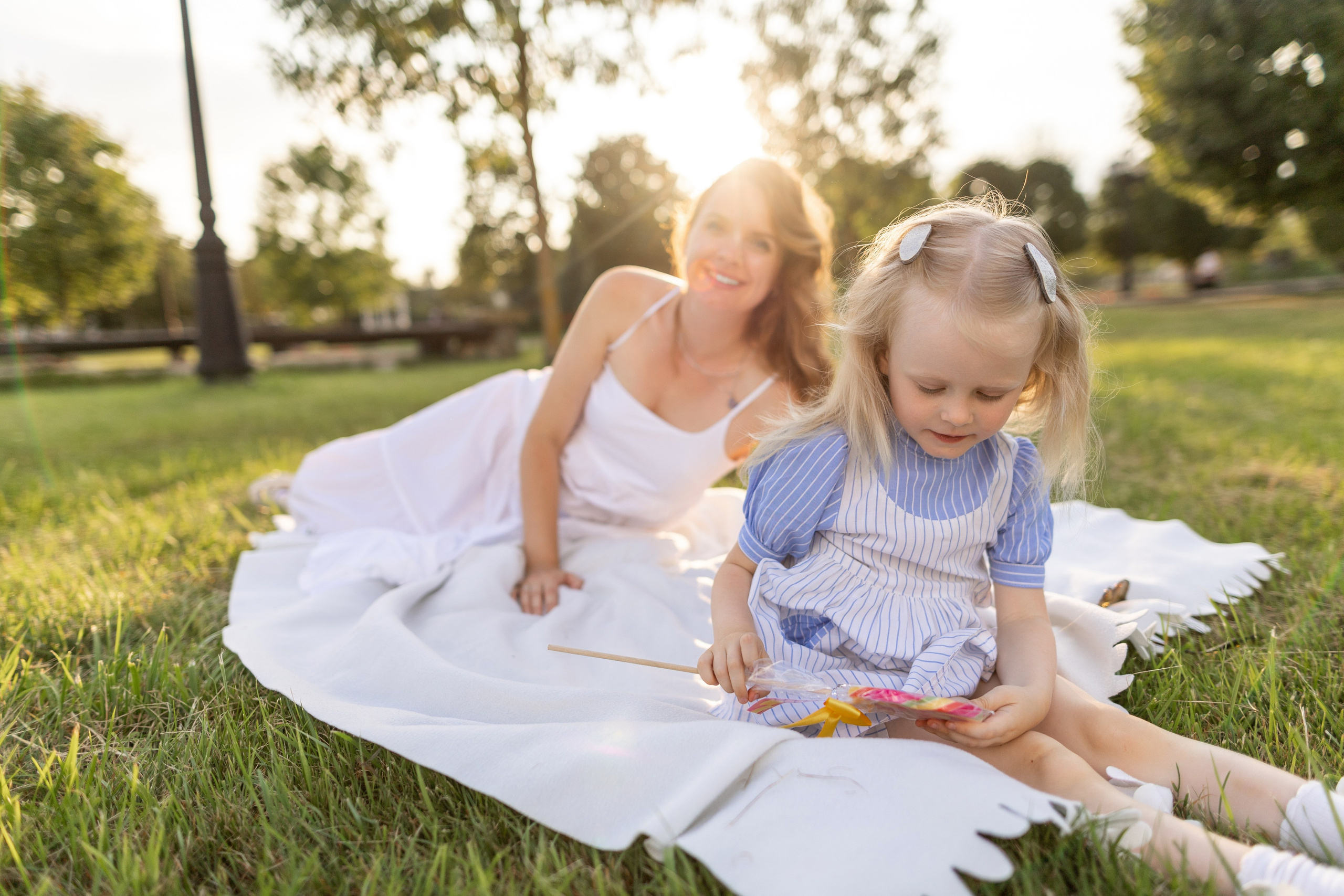 Стеша с мамой. Профессиональный интерьерный и репортажный фотограф Минск и РБ. Максим Орлов