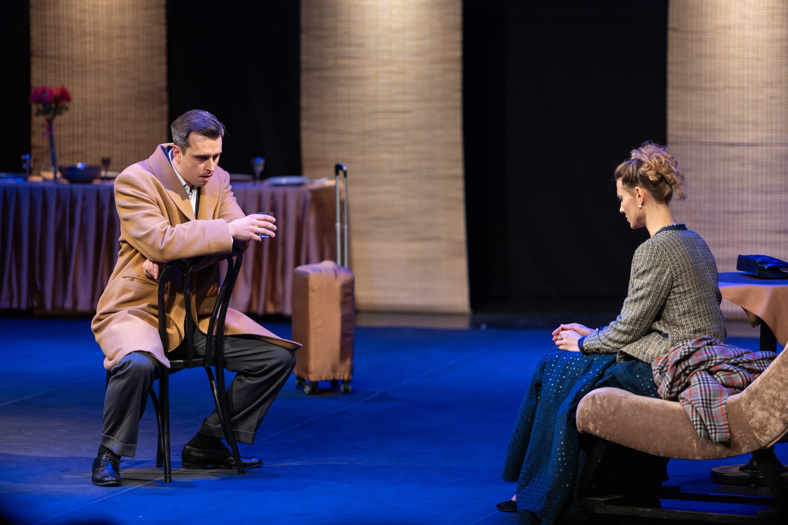 Новый театр «Плачу за любовь». Профессиональный интерьерный и репортажный фотограф Минск и РБ. Максим Орлов