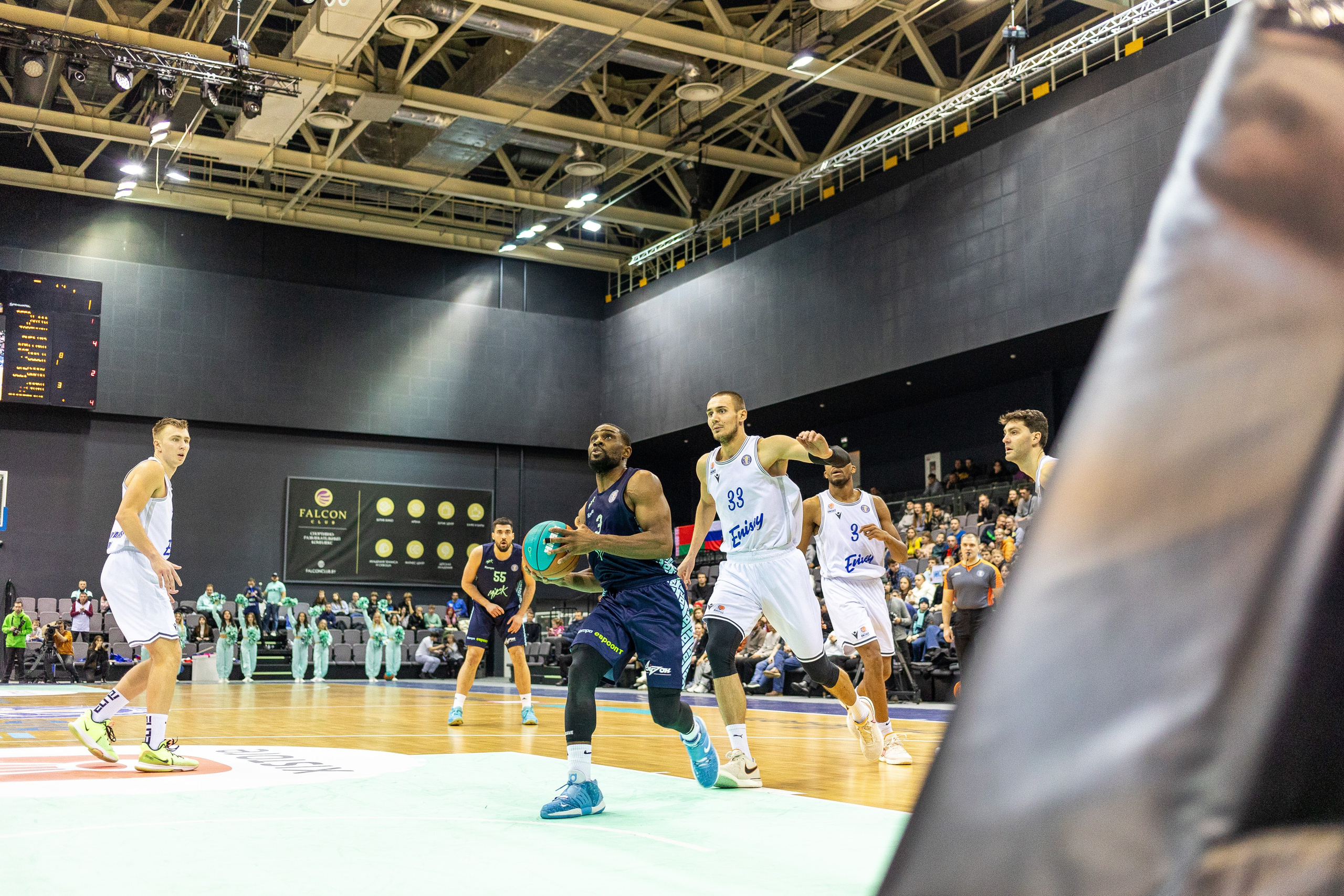 Баскетбол. Лучшие кадры. Минск — Енисей. 11.12.2023. Профессиональный интерьерный и репортажный фотограф Минск и РБ. Максим Орлов