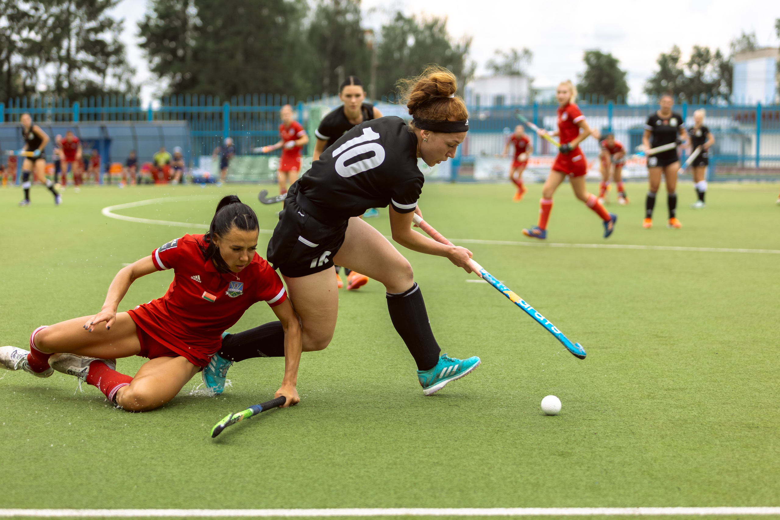 Хоккей на траве. Девушки. Минск — Виктория. 16.06.2024. Профессиональный интерьерный и репортажный фотограф Минск и РБ. Максим Орлов