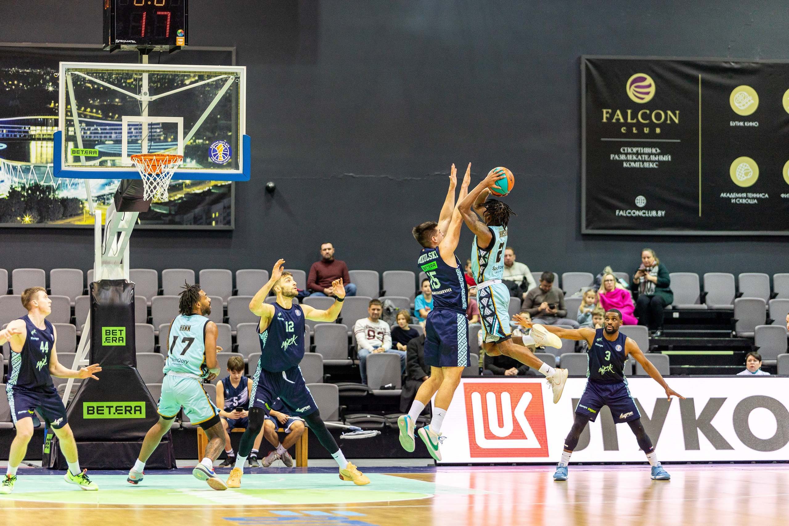 Спортивный фотограф. Минск и РБ. Профессиональный интерьерный и репортажный фотограф Минск и РБ. Максим Орлов