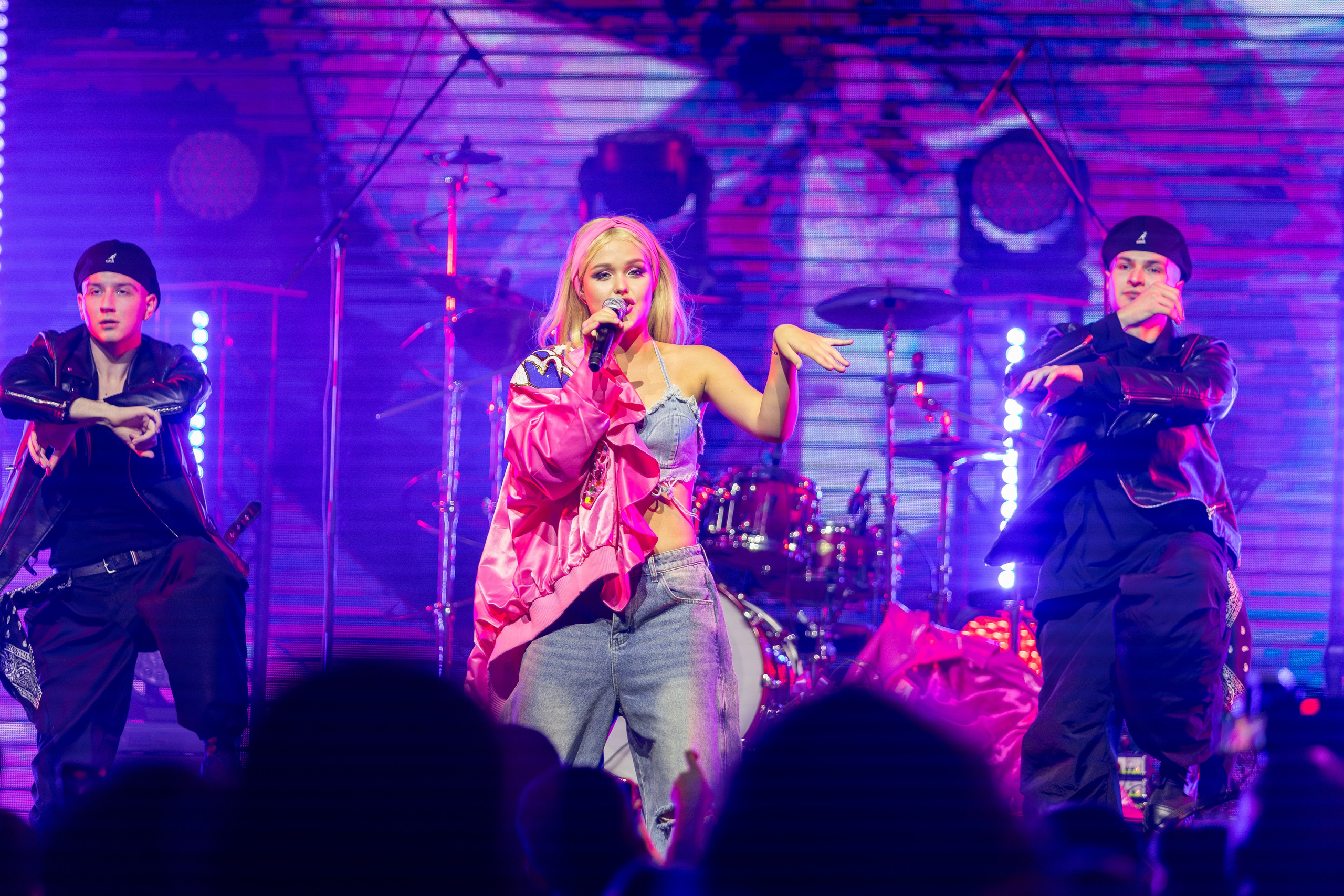 Концерт Насти Кравченко. Профессиональный интерьерный и репортажный фотограф Минск и РБ. Максим Орлов