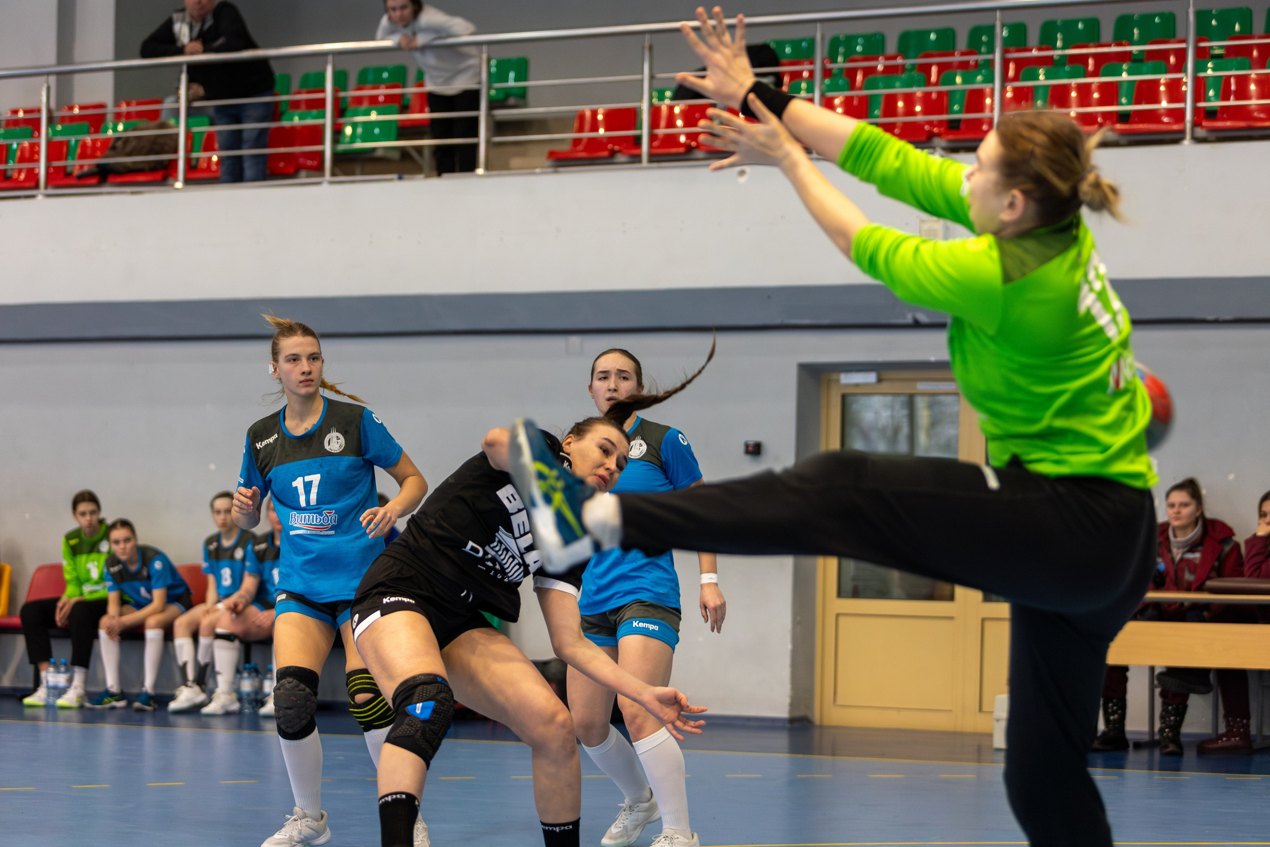 Гандбол. Лучшие кадры. БНТУ — Витебчанка. Профессиональный интерьерный и репортажный фотограф Минск и РБ. Максим Орлов