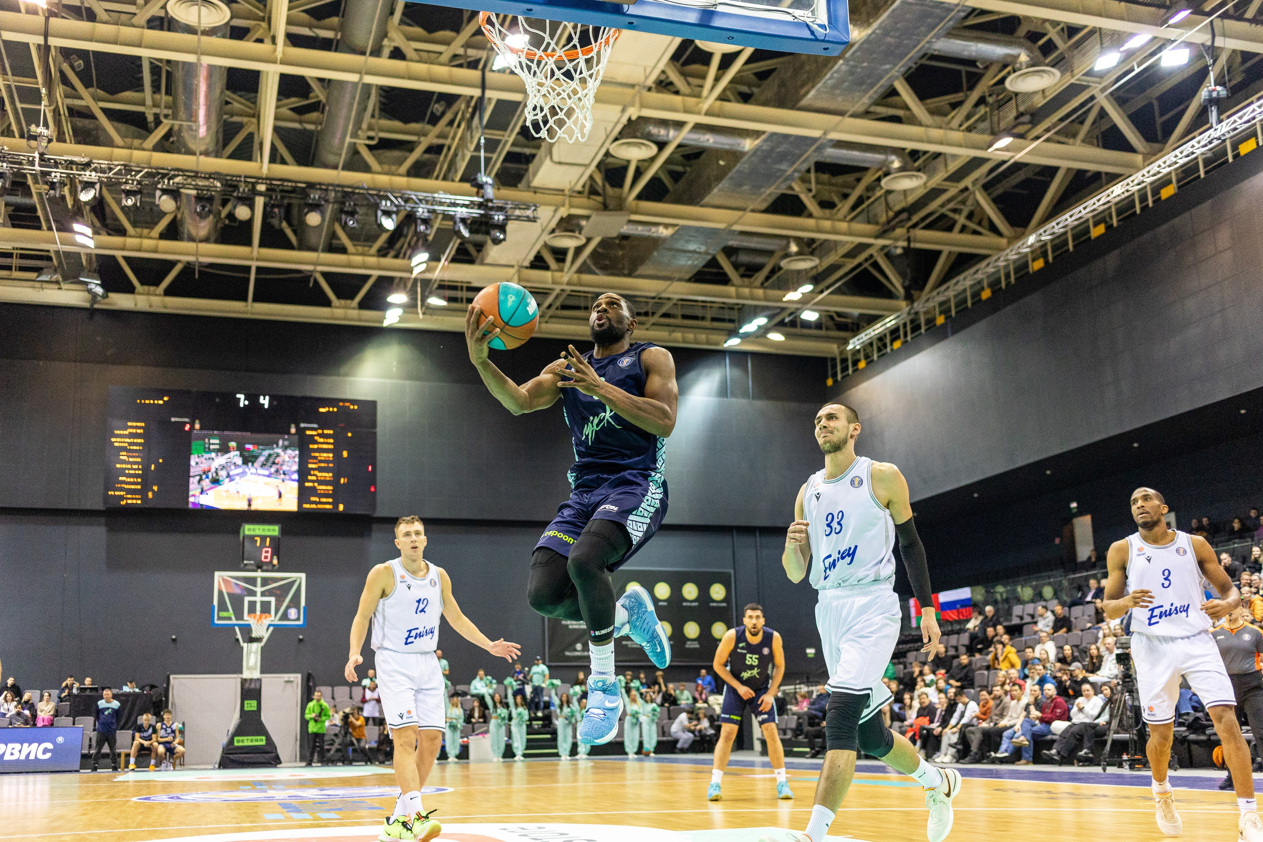 Баскетбол. Лучшие кадры. Минск — Енисей. 11.12.2023. Профессиональный интерьерный и репортажный фотограф Минск и РБ. Максим Орлов
