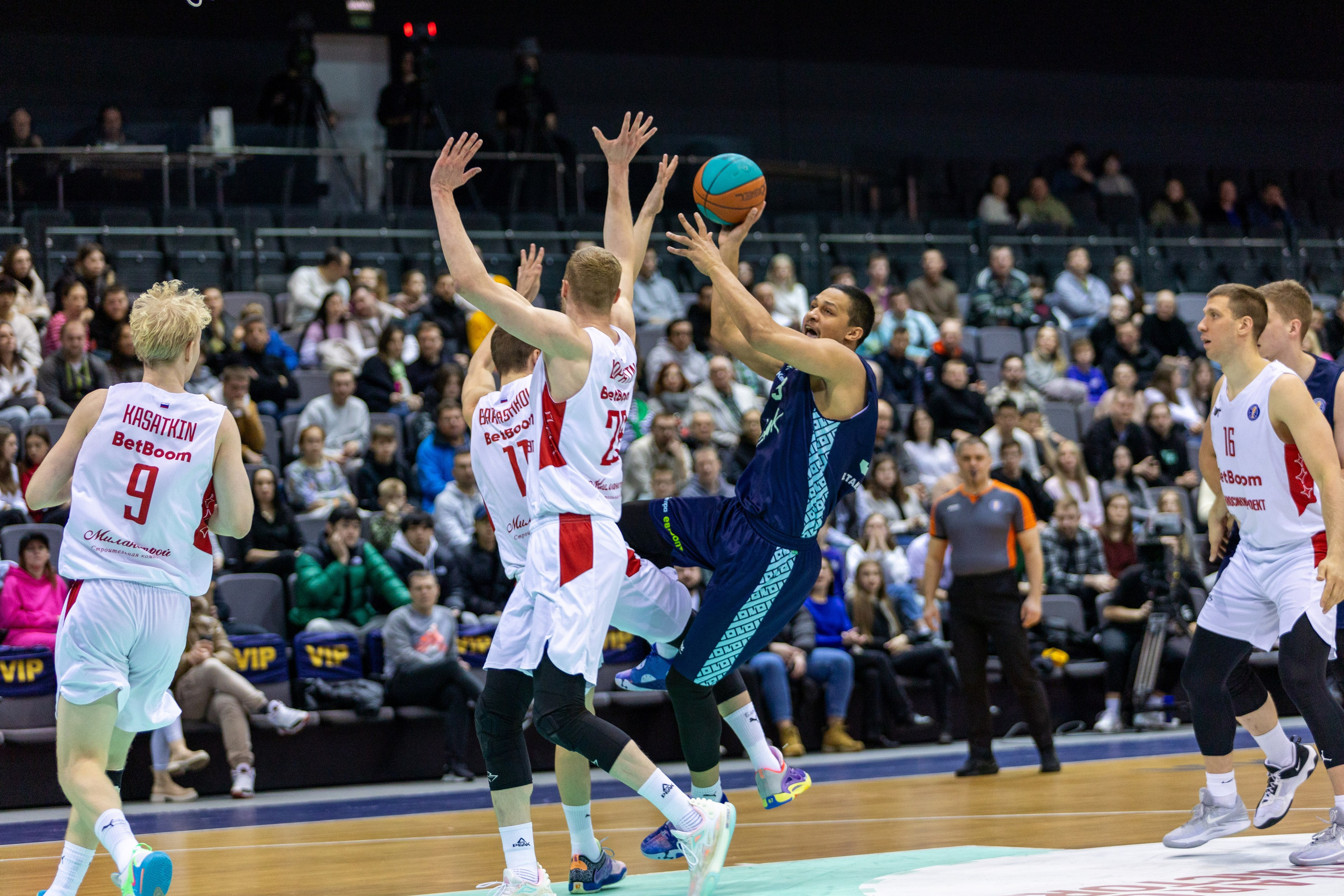 Баскетбол. Минск — MBA. 09.03.2024. Профессиональный интерьерный и репортажный фотограф Минск и РБ. Максим Орлов