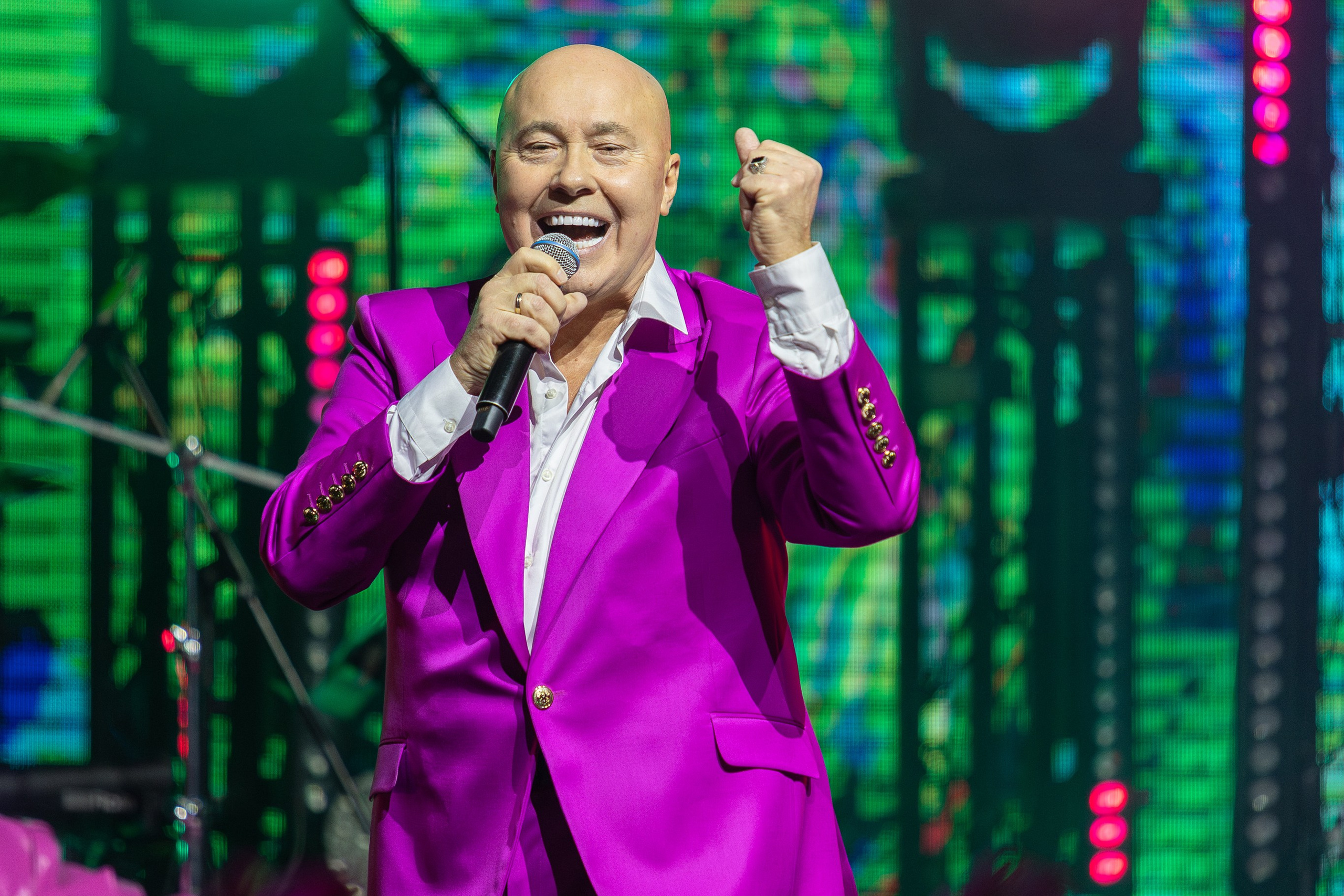 Концерт Насти Кравченко. Профессиональный интерьерный и репортажный фотограф Минск и РБ. Максим Орлов