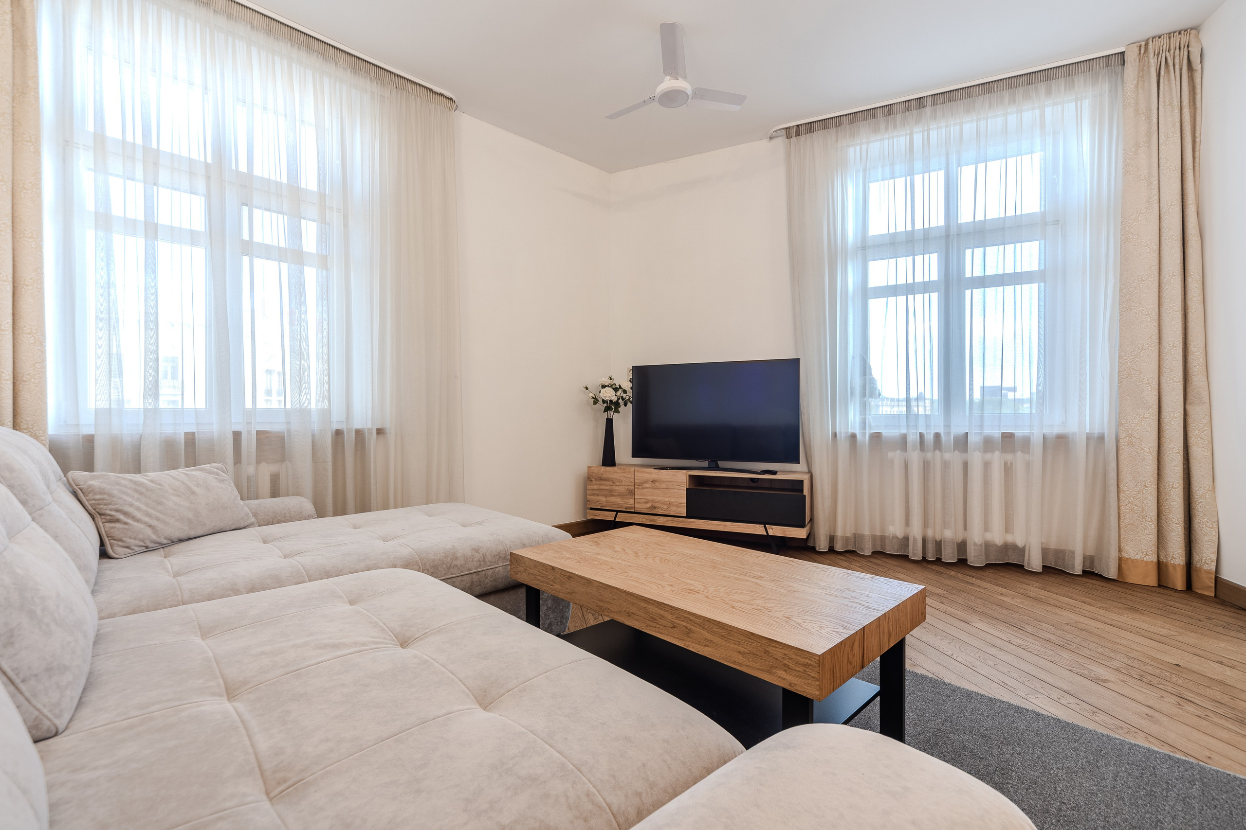 Независимости 37. Профессиональный интерьерный и репортажный фотограф Минск и РБ. Максим Орлов