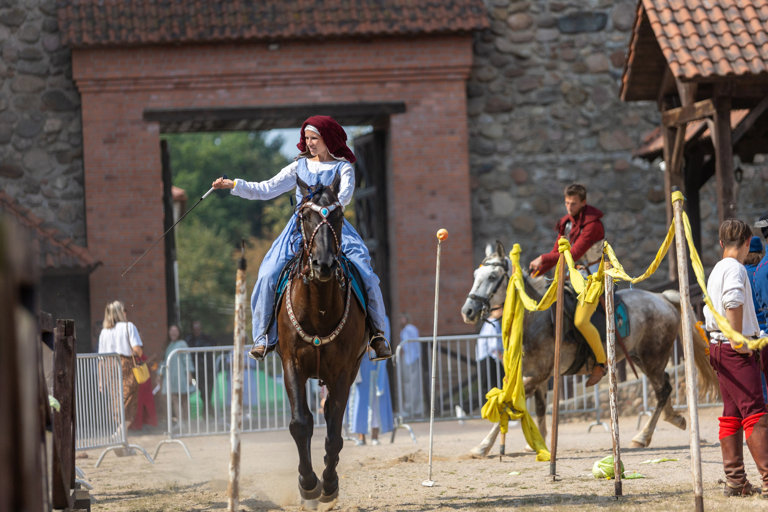 Выступление «Золотой шпоры» на празднике города Лиды. Профессиональный интерьерный и репортажный фотограф Минск и РБ. Максим Орлов
