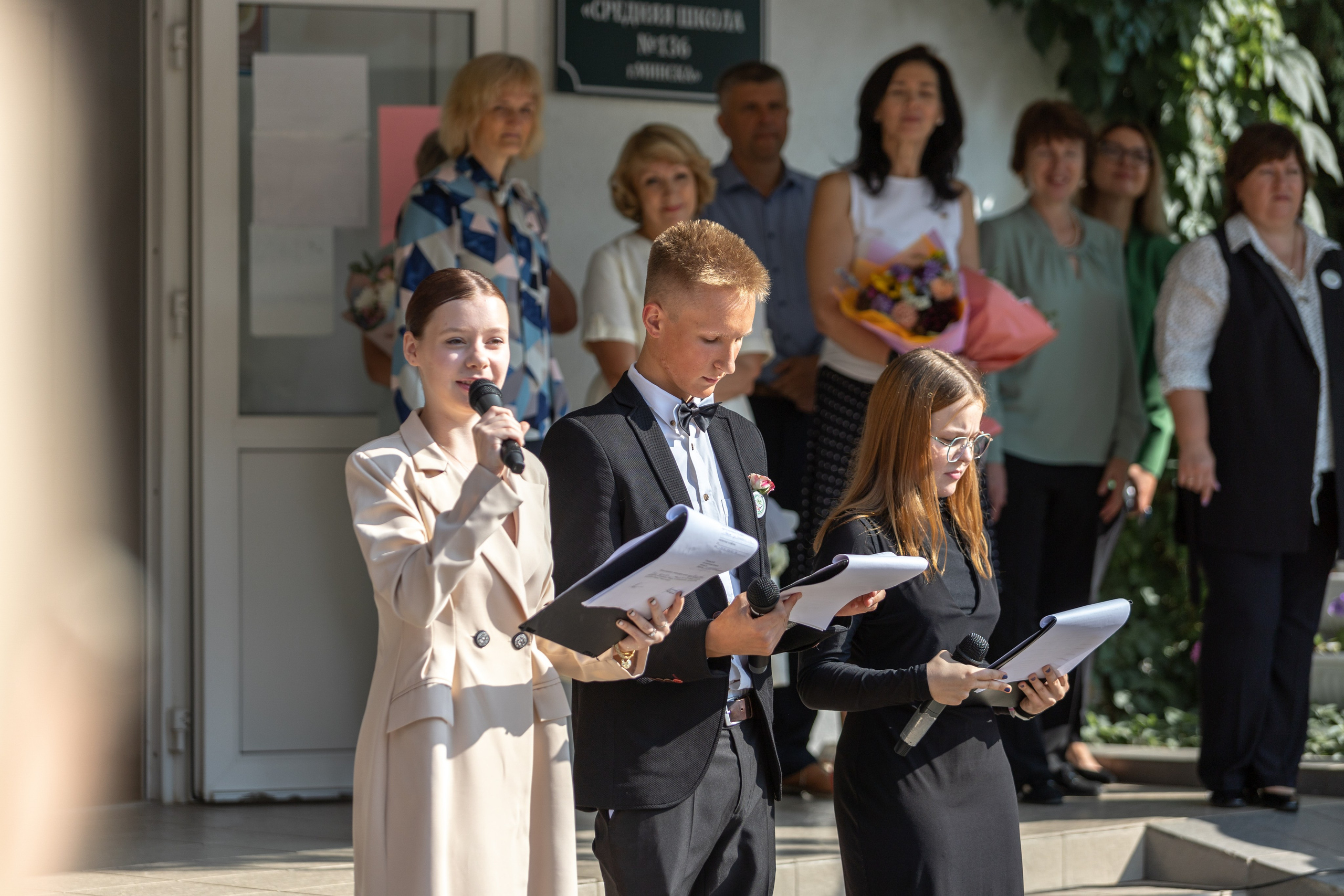 Линейка 1 сентября 2023 г. Профессиональный интерьерный и репортажный фотограф Минск и РБ. Максим Орлов