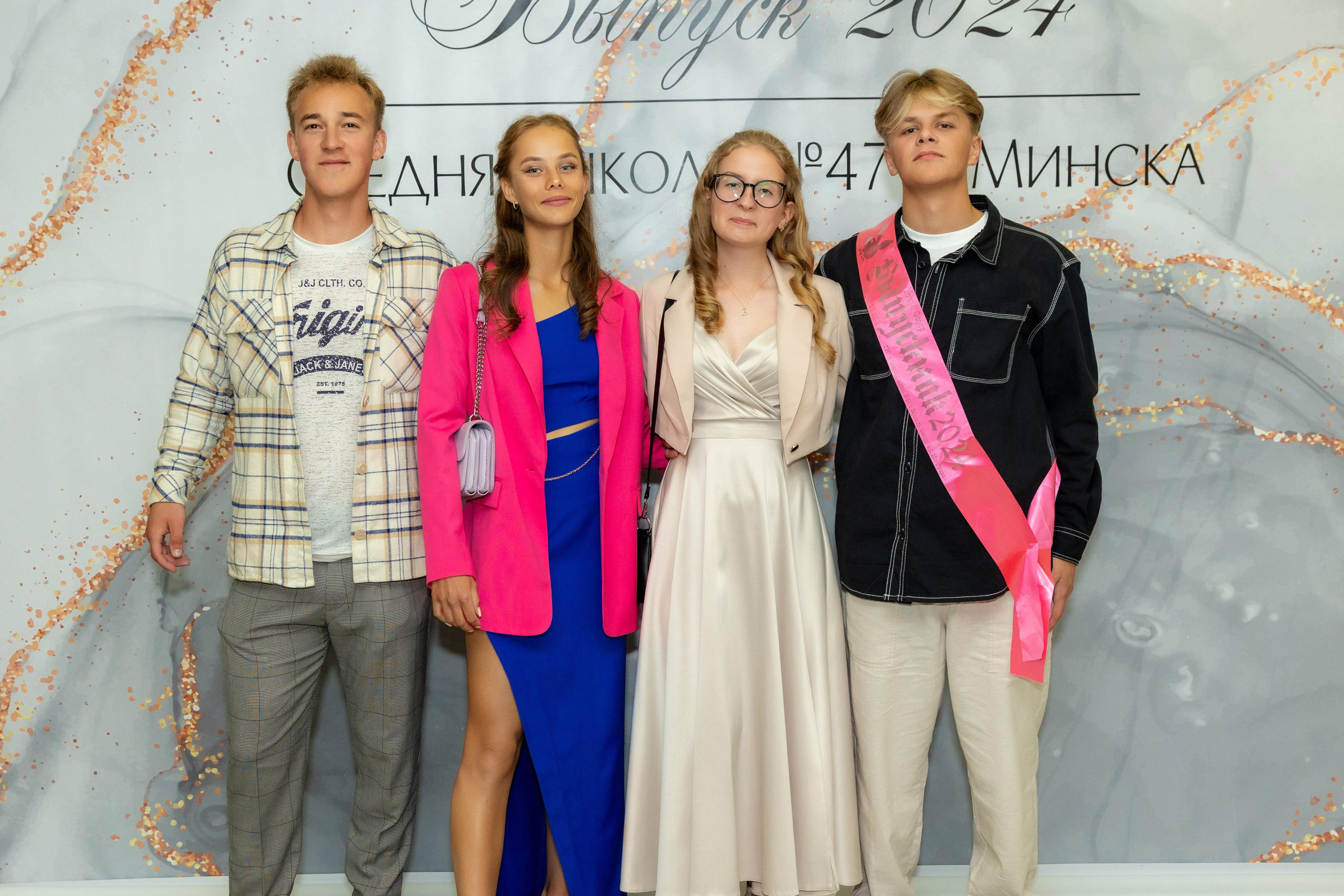 Вручение дипломов. 47 школа. Профессиональный интерьерный и репортажный фотограф Минск и РБ. Максим Орлов