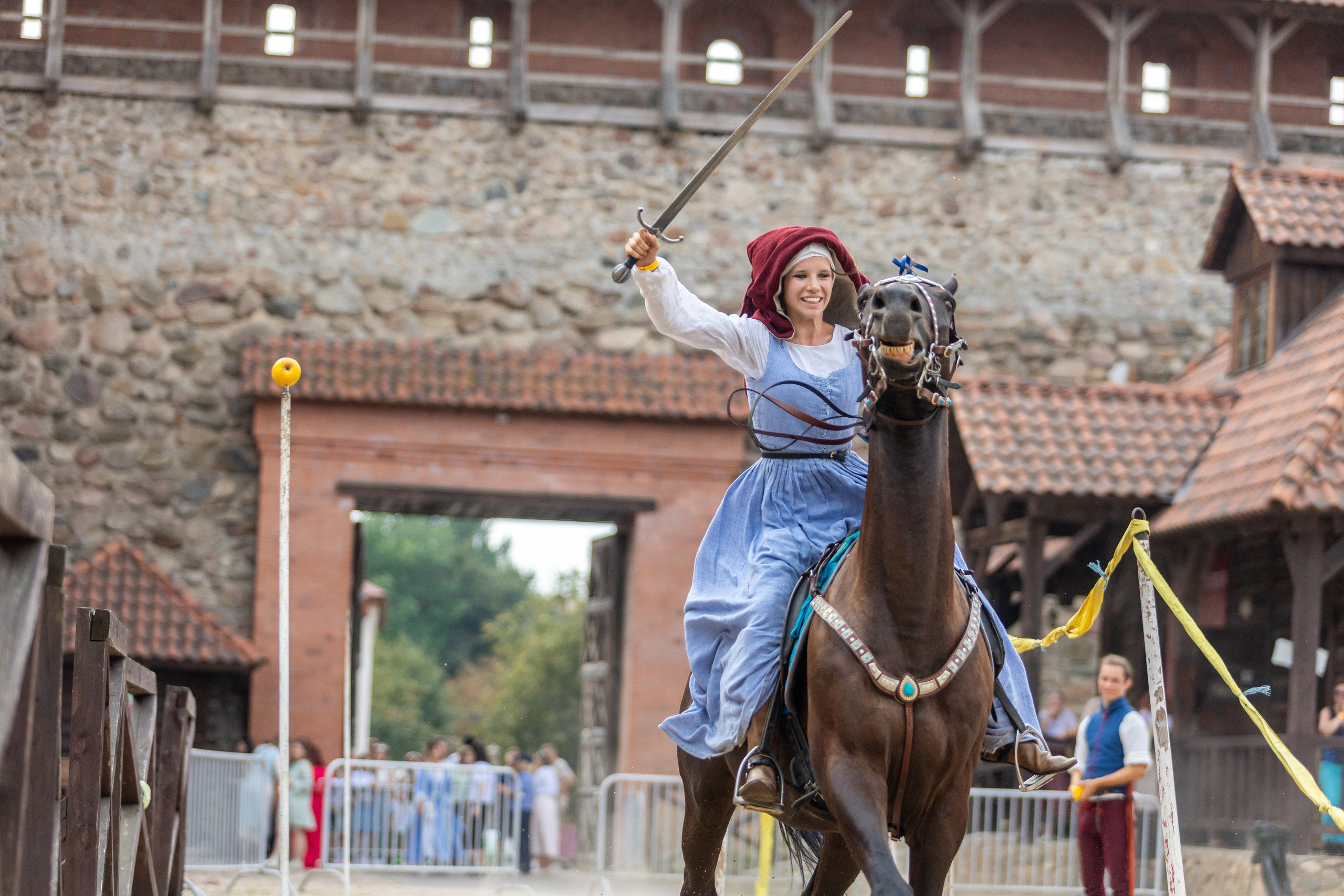 Выступление «Золотой шпоры» на празднике города Лиды. Профессиональный интерьерный и репортажный фотограф Минск и РБ. Максим Орлов