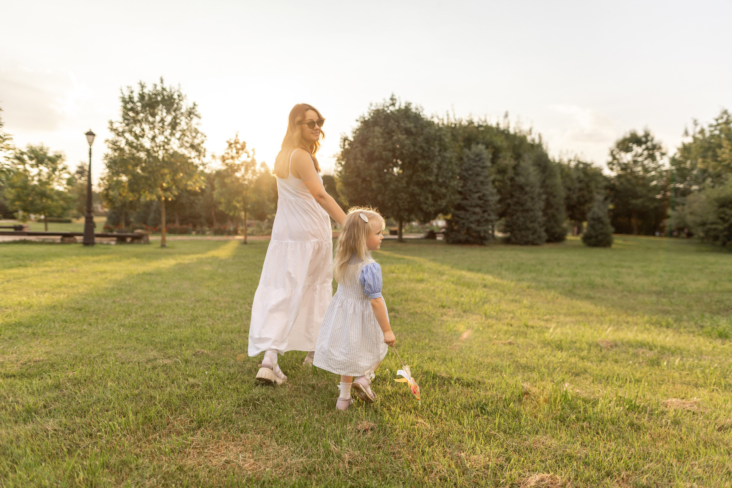 Стеша с мамой. Профессиональный интерьерный и репортажный фотограф Минск и РБ. Максим Орлов