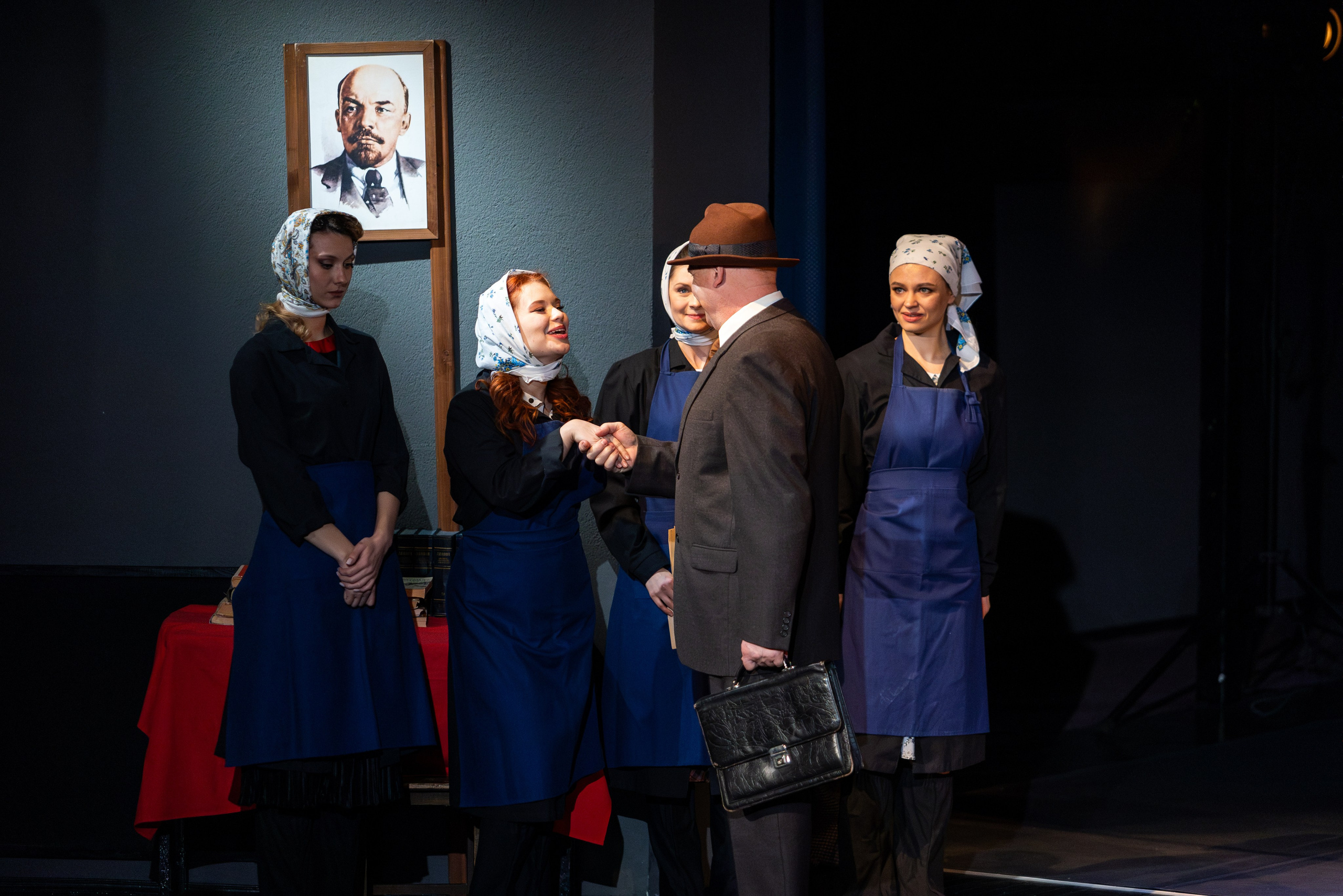 Новый театр «Фабричная девчонка». Профессиональный интерьерный и репортажный фотограф Минск и РБ. Максим Орлов