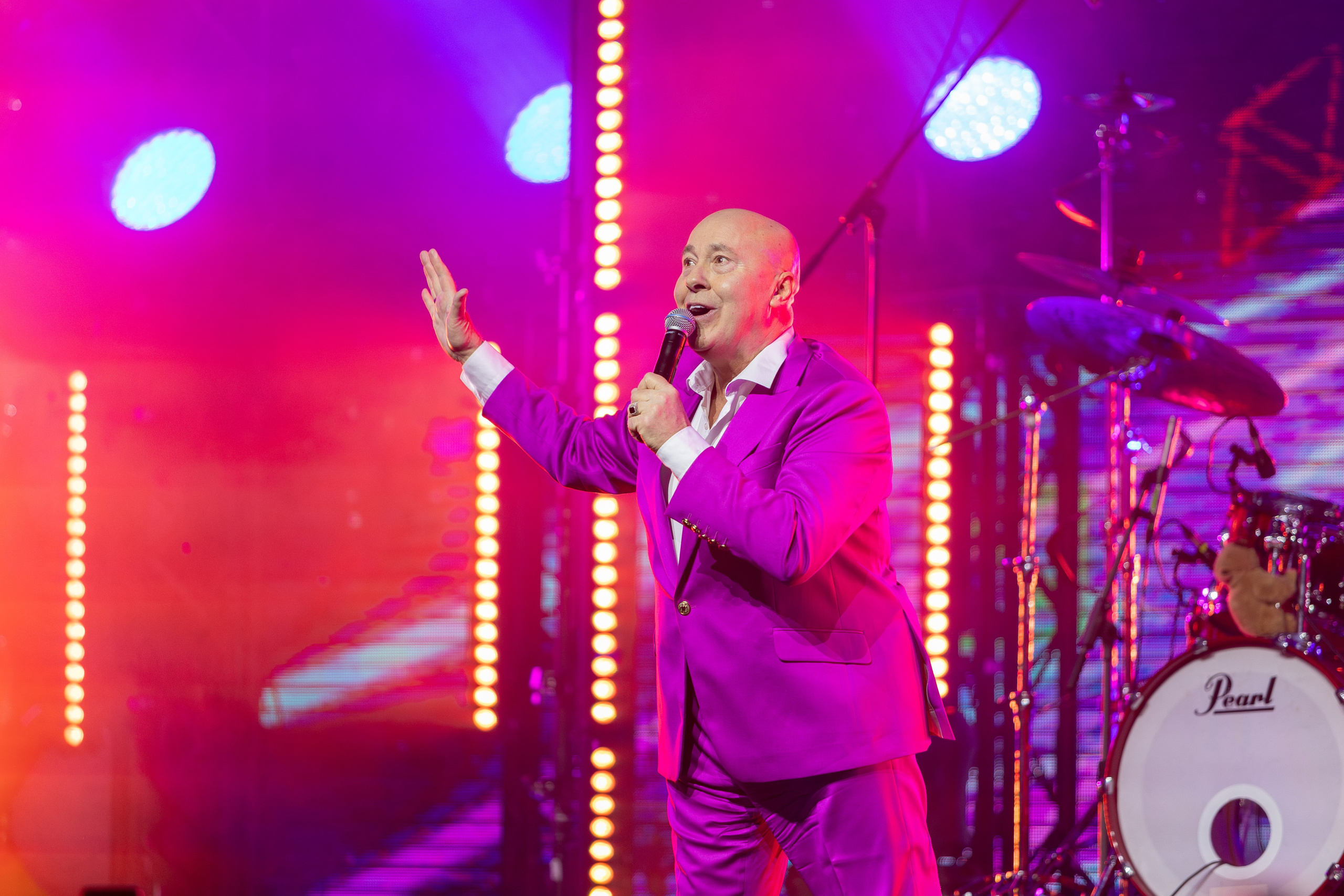 Концерт Насти Кравченко. Профессиональный интерьерный и репортажный фотограф Минск и РБ. Максим Орлов