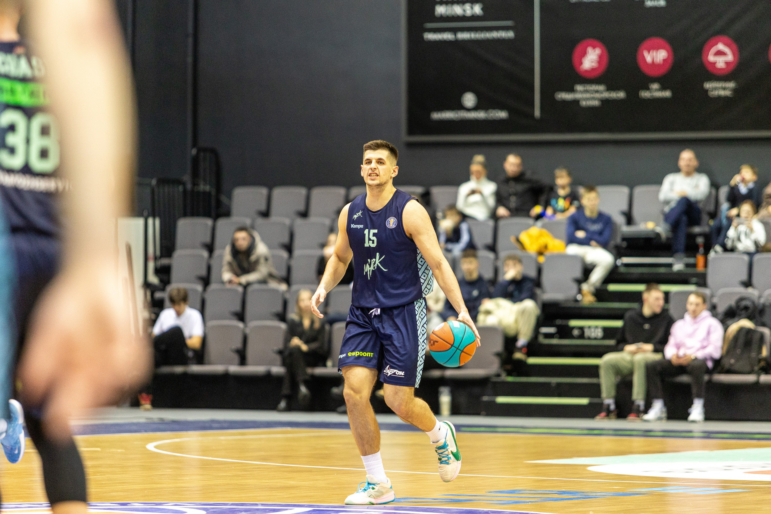 Баскетбол. Лучшие кадры. Минск — Енисей. 11.12.2023. Профессиональный интерьерный и репортажный фотограф Минск и РБ. Максим Орлов