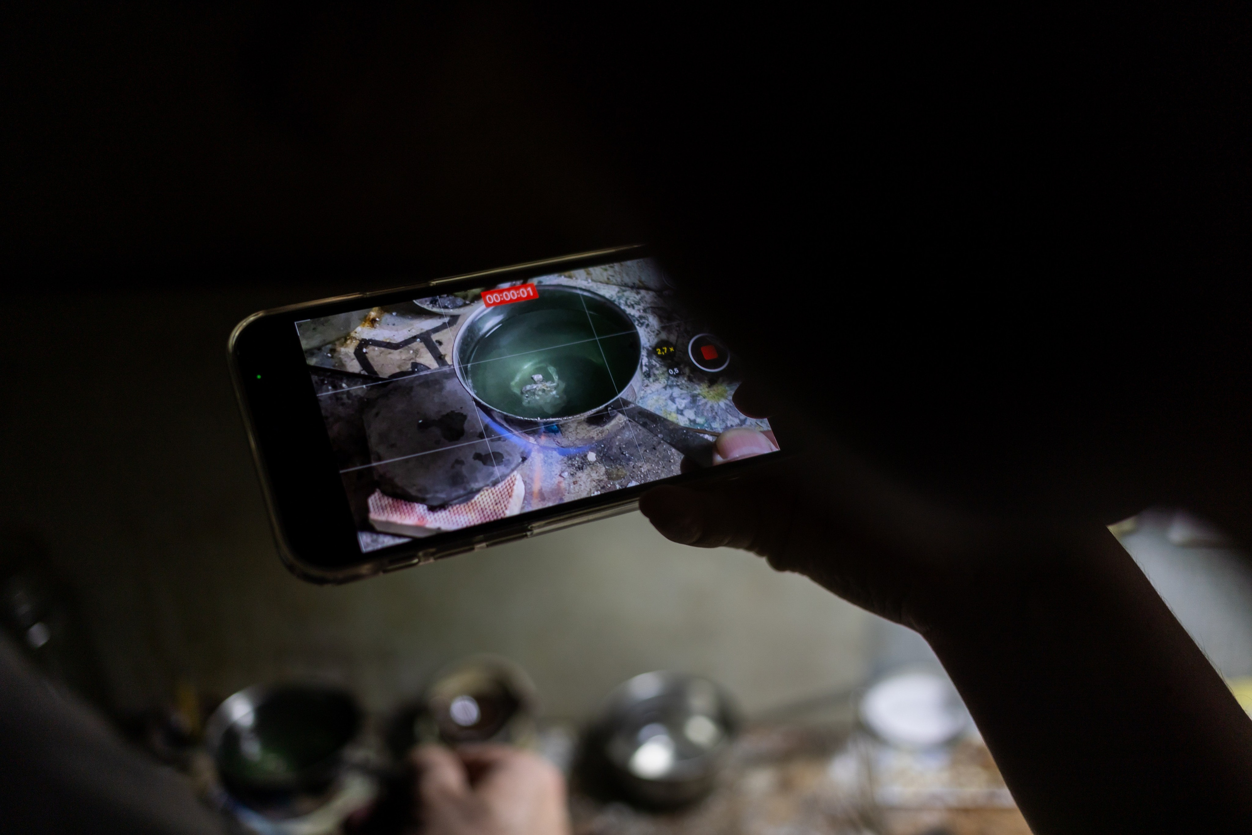 В ювелирной мастерской Артура Николаевича. Профессиональный интерьерный и репортажный фотограф Минск и РБ. Максим Орлов