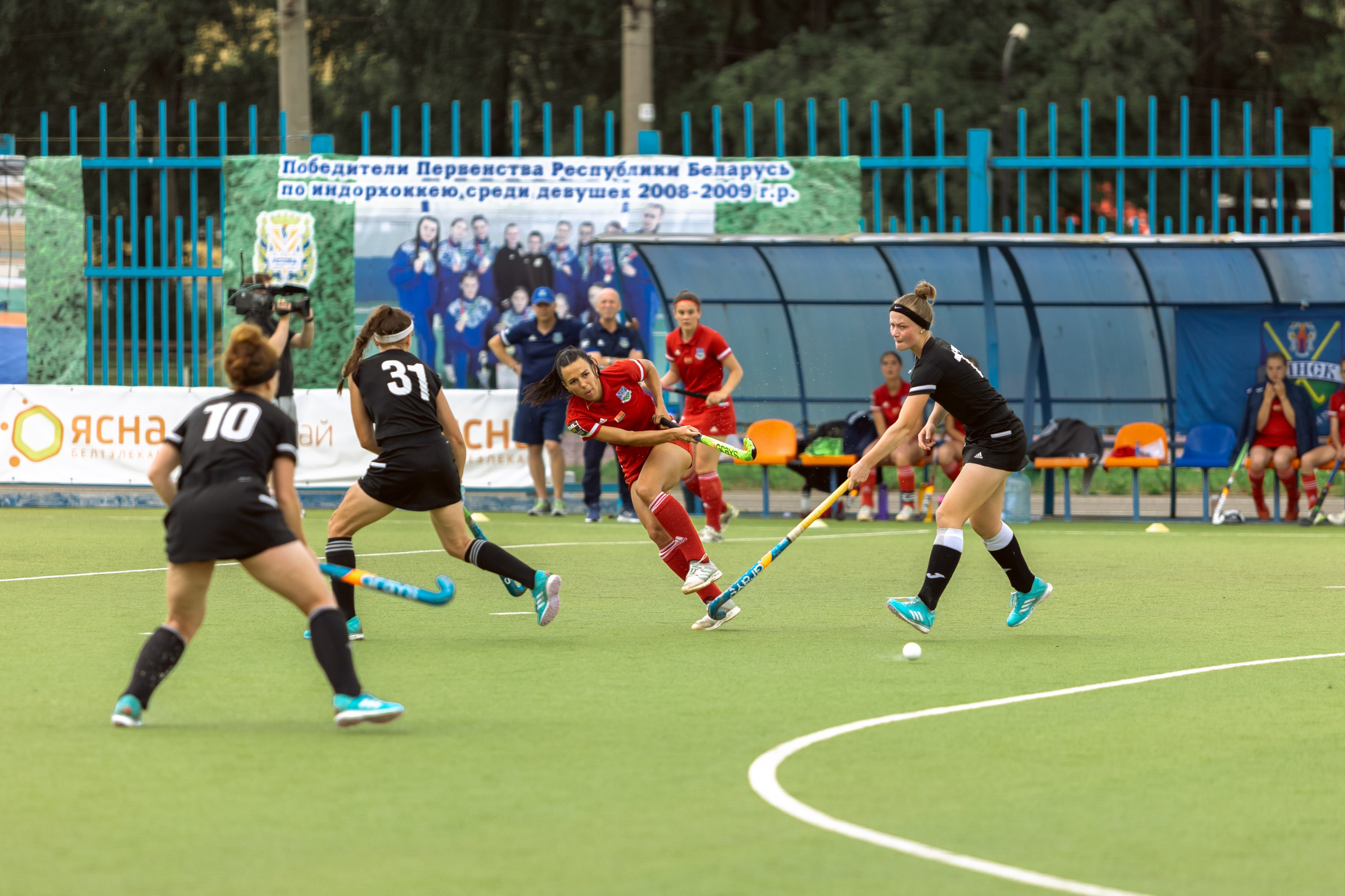Хоккей на траве. Девушки. Минск — Виктория. 16.06.2024. Профессиональный интерьерный и репортажный фотограф Минск и РБ. Максим Орлов