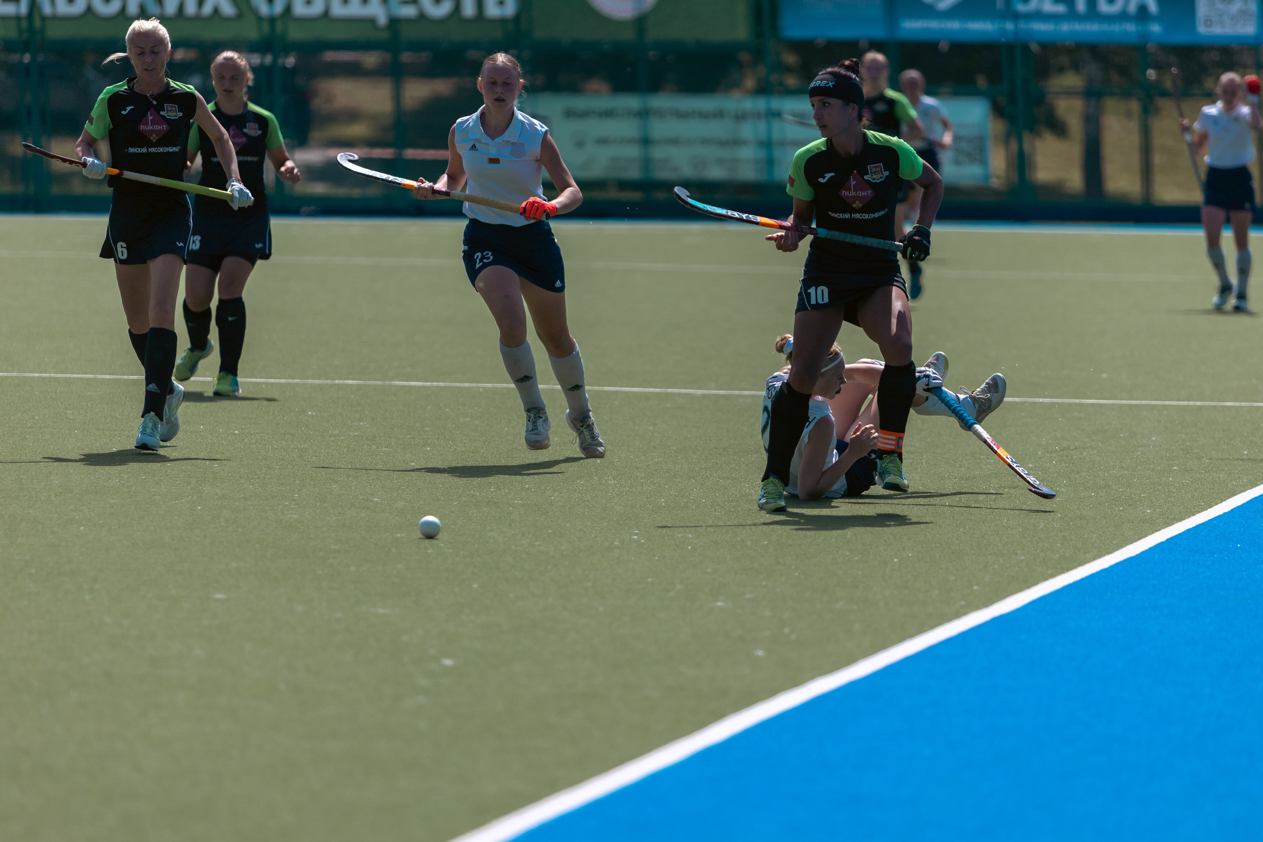 Хоккей на траве. Девушки. Минск — Текстильщик 29.052024. Профессиональный интерьерный и репортажный фотограф Минск и РБ. Максим Орлов