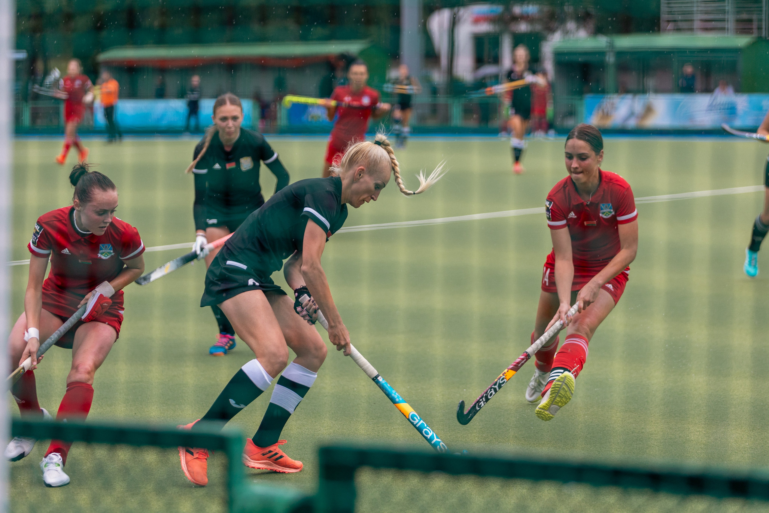 Хоккей на траве. Девушки. ХК Минск — ХК Виктория (Смолевичи) 10.06.2024. Профессиональный интерьерный и репортажный фотограф Минск и РБ. Максим Орлов