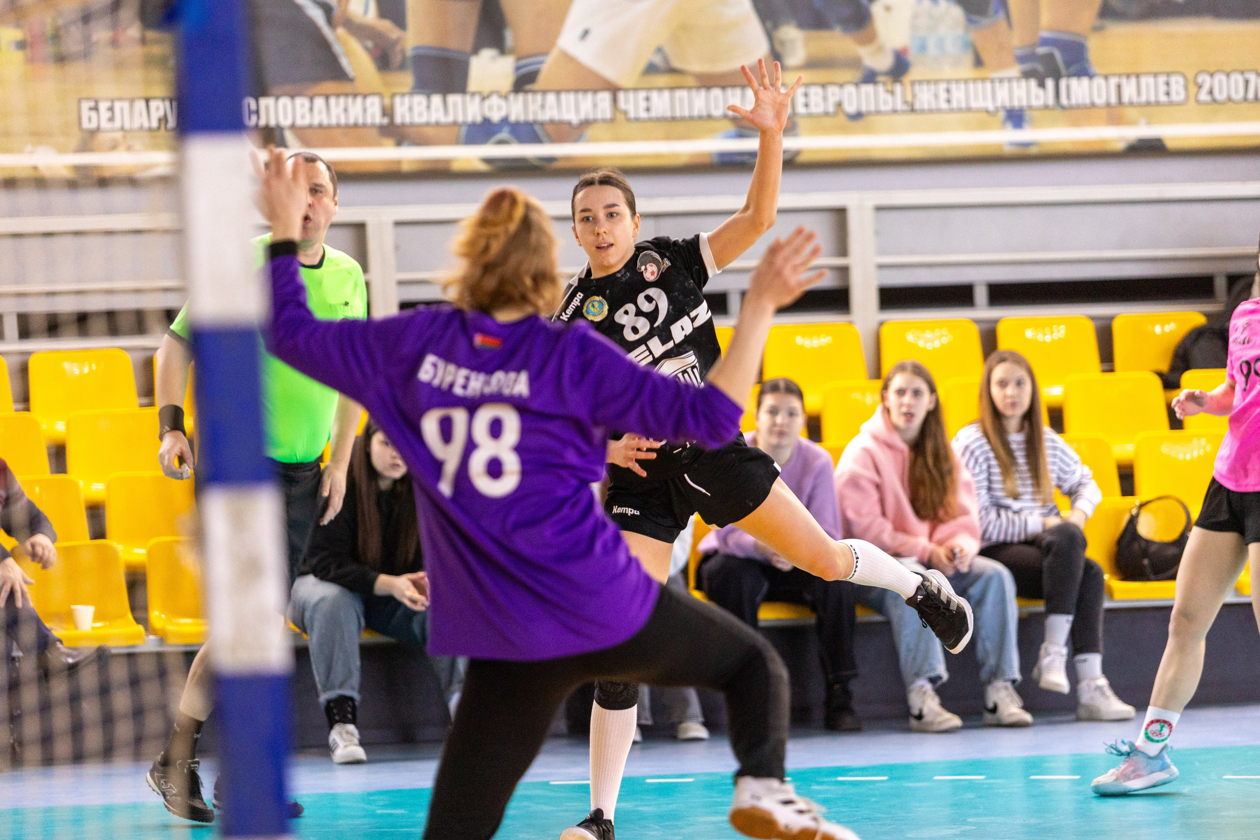 Женский гандбол. Лучшие кадры. БНТУ — Звезда. 08.02.2025. Профессиональный интерьерный и репортажный фотограф Минск и РБ. Максим Орлов