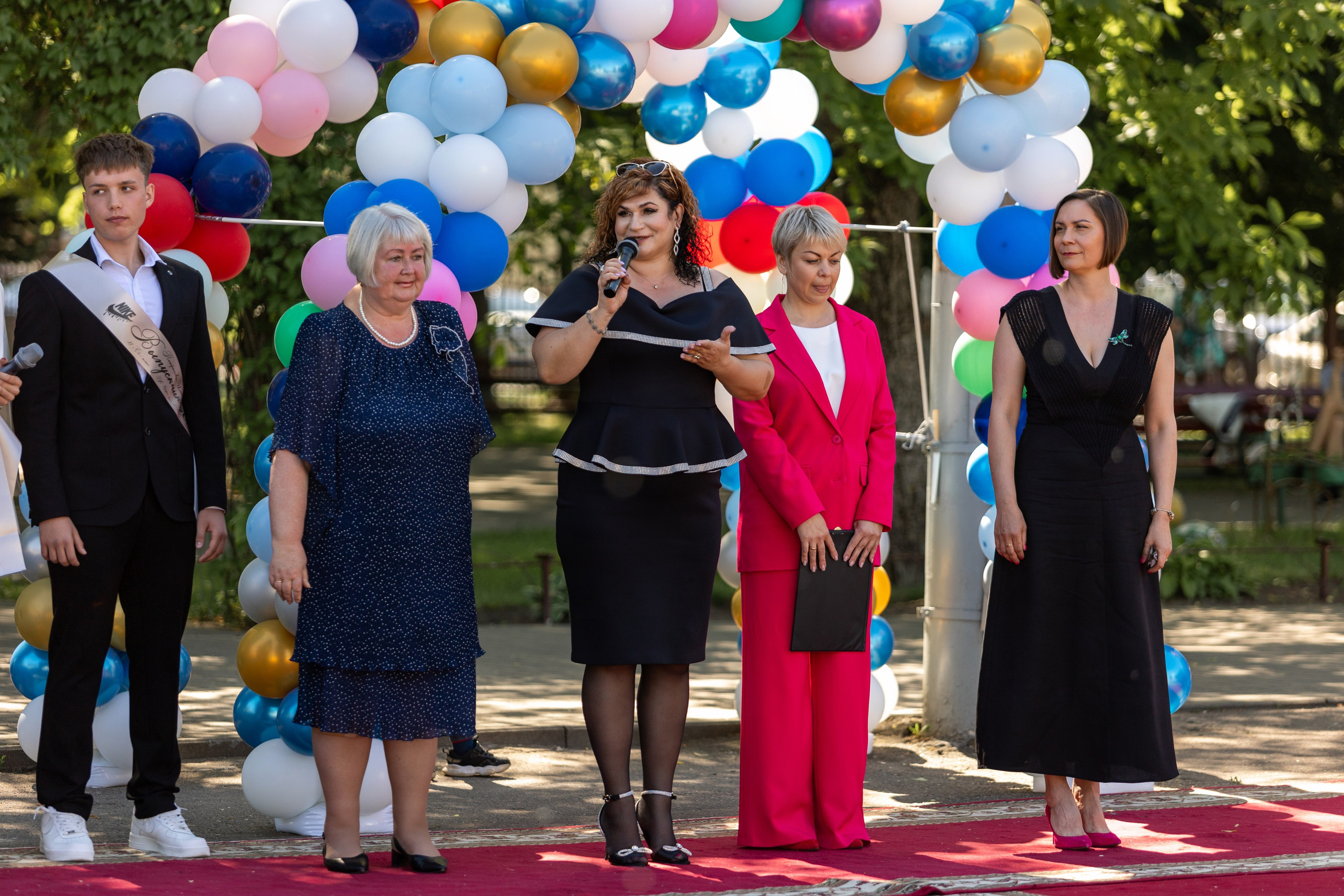 Школа 47. Последний звонок. Профессиональный интерьерный и репортажный фотограф Минск и РБ. Максим Орлов