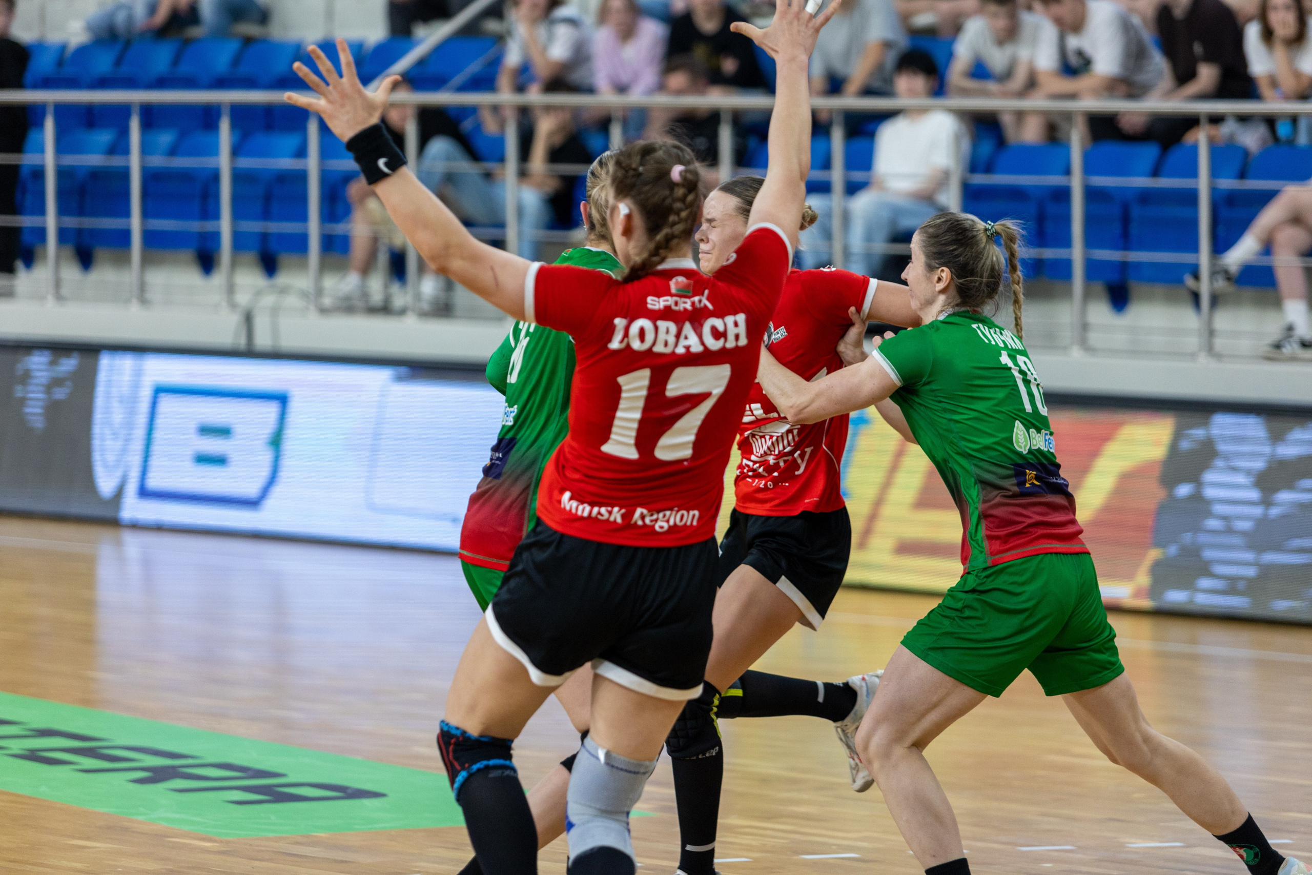 Гандбол. Финал. БНТУ — Гомель. 25.05.2024. Профессиональный интерьерный и репортажный фотограф Минск и РБ. Максим Орлов