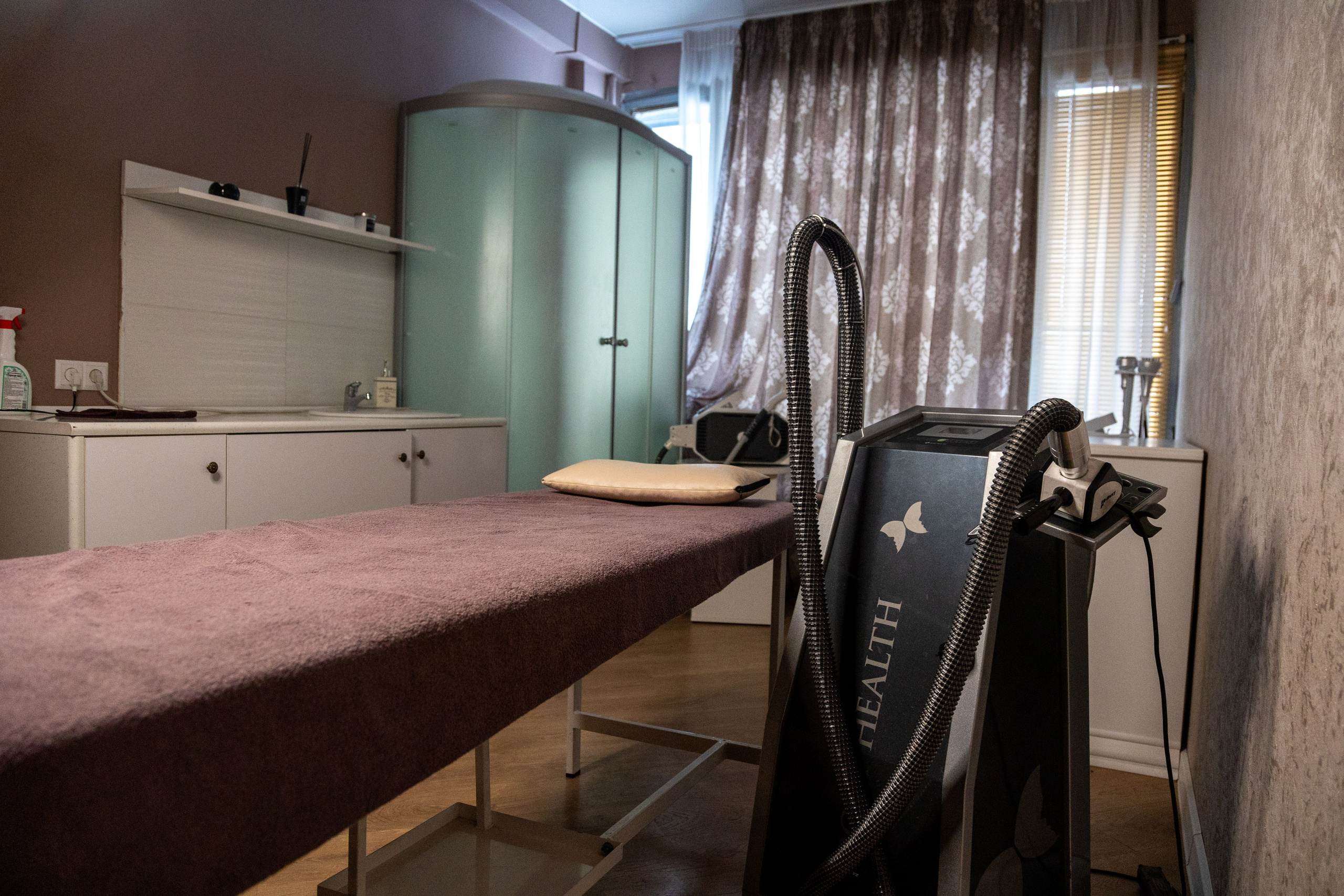 Реклама салона красоты «Манго». Профессиональный интерьерный и репортажный фотограф Минск и РБ. Максим Орлов