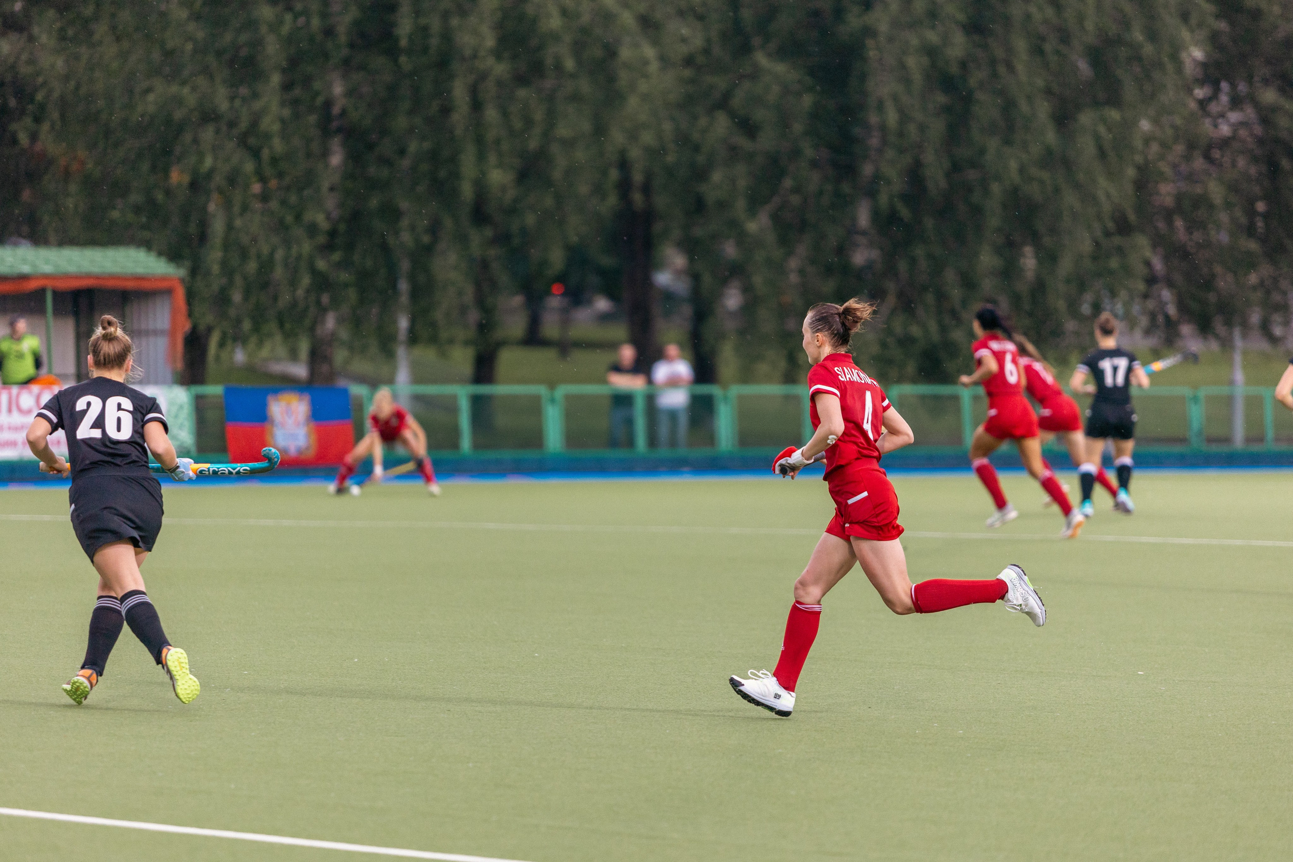 Хоккей на траве. Девушки. ХК Минск — ХК Виктория (Смолевичи) 10.06.2024. Профессиональный интерьерный и репортажный фотограф Минск и РБ. Максим Орлов