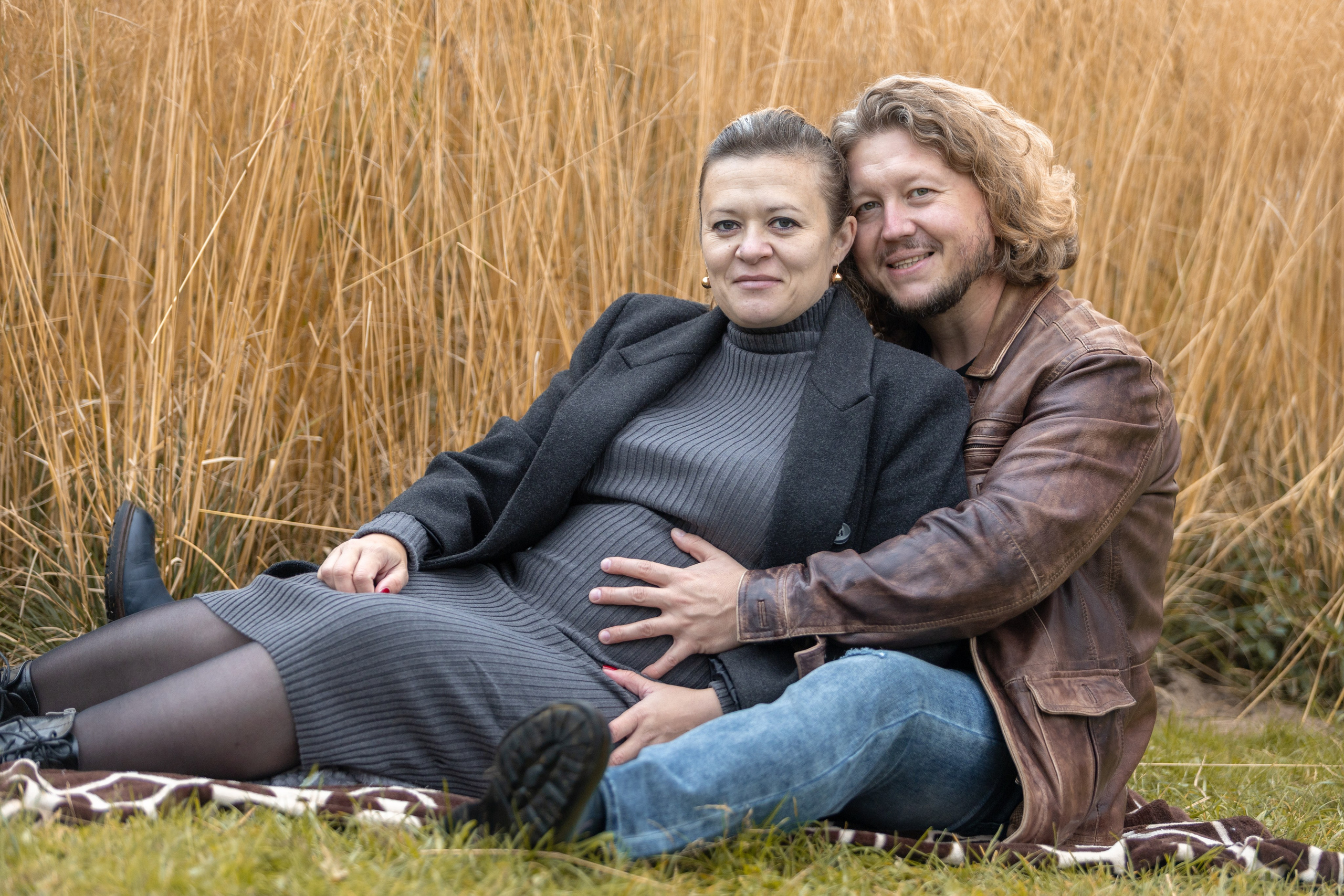 Олег и Марина. В ожидании. Фотосъемка в парке. Профессиональный интерьерный и репортажный фотограф Минск и РБ. Максим Орлов